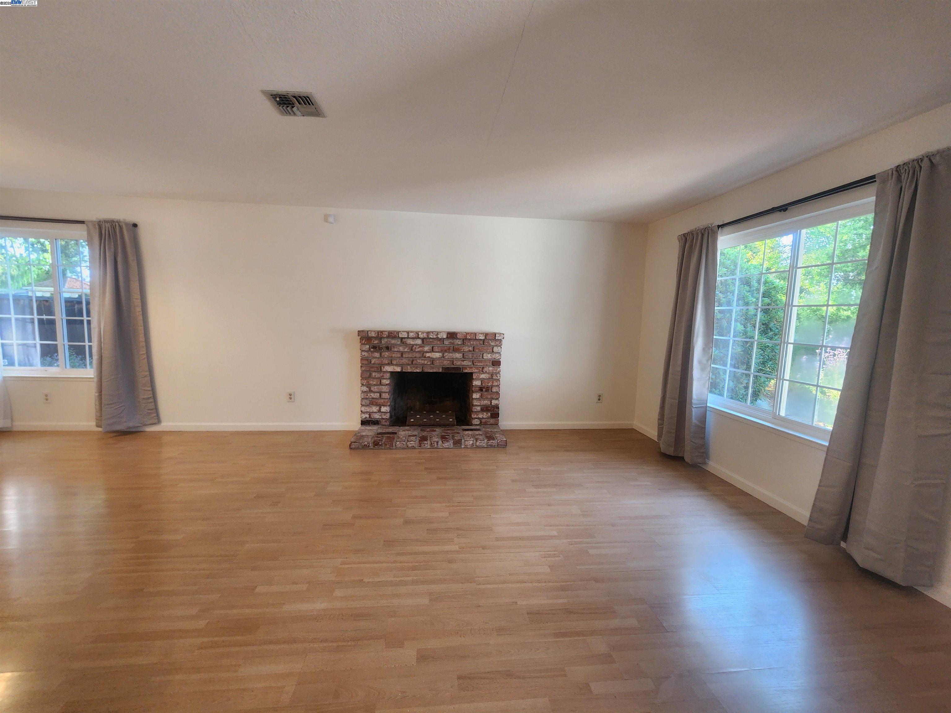 1733 Carnation Cir, Livermore, California 94551, 4 Bedrooms Bedrooms, 8 Rooms Rooms,2 BathroomsBathrooms,Residential Lease,For Rent,1733 Carnation Cir,41101771