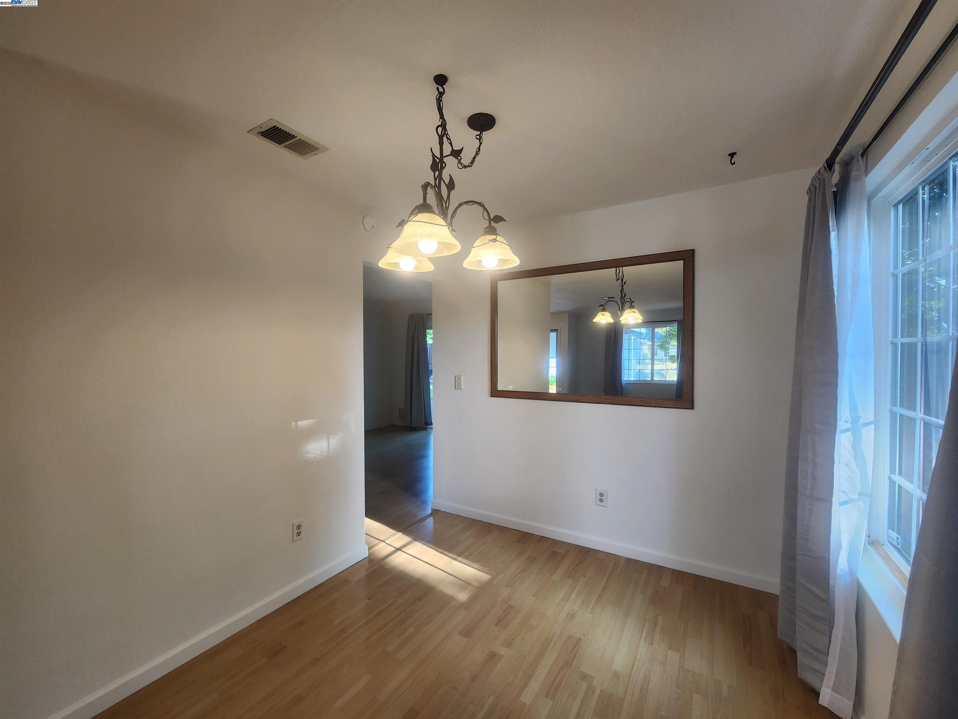 1733 Carnation Cir, Livermore, California 94551, 4 Bedrooms Bedrooms, 8 Rooms Rooms,2 BathroomsBathrooms,Residential Lease,For Rent,1733 Carnation Cir,41101771