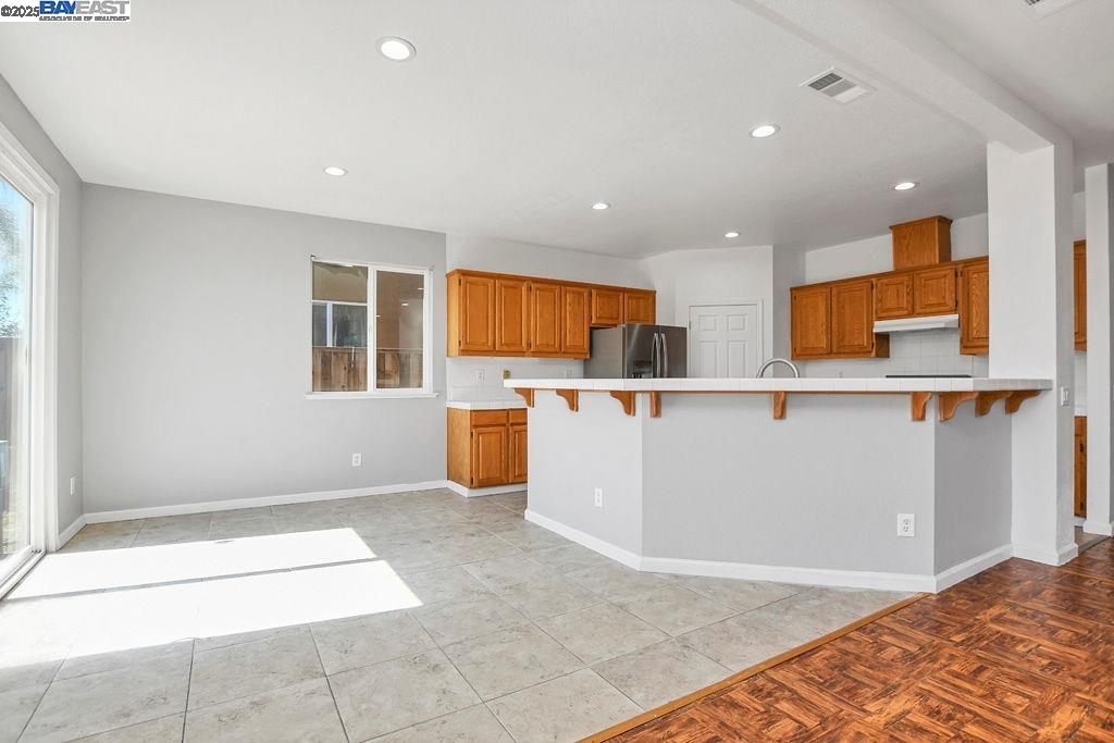 Detail Gallery Image 3 of 30 For 3681 Yacht Dr, Discovery Bay,  CA 94505 - 4 Beds | 2/1 Baths