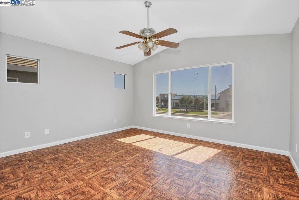 Detail Gallery Image 22 of 30 For 3681 Yacht Dr, Discovery Bay,  CA 94505 - 4 Beds | 2/1 Baths