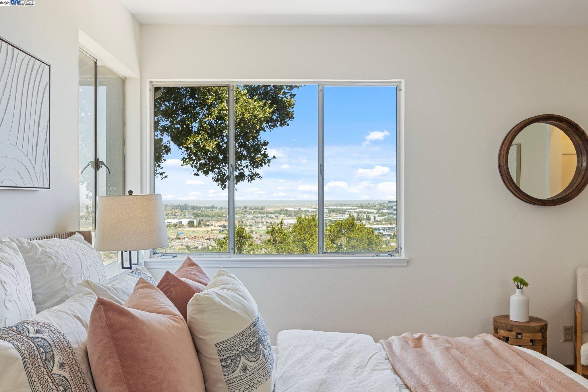 Detail Gallery Image 12 of 33 For 535 Vannier Dr, Belmont,  CA 94002 - 4 Beds | 2 Baths