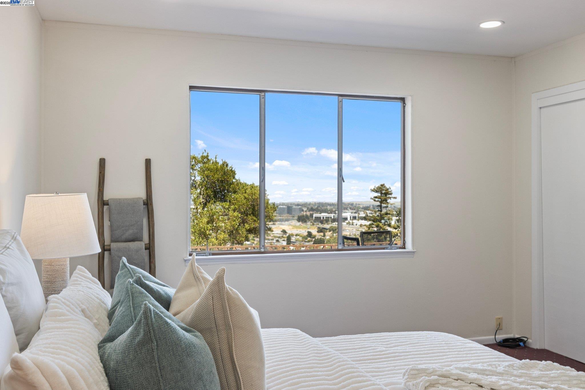 Detail Gallery Image 17 of 33 For 535 Vannier Dr, Belmont,  CA 94002 - 4 Beds | 2 Baths