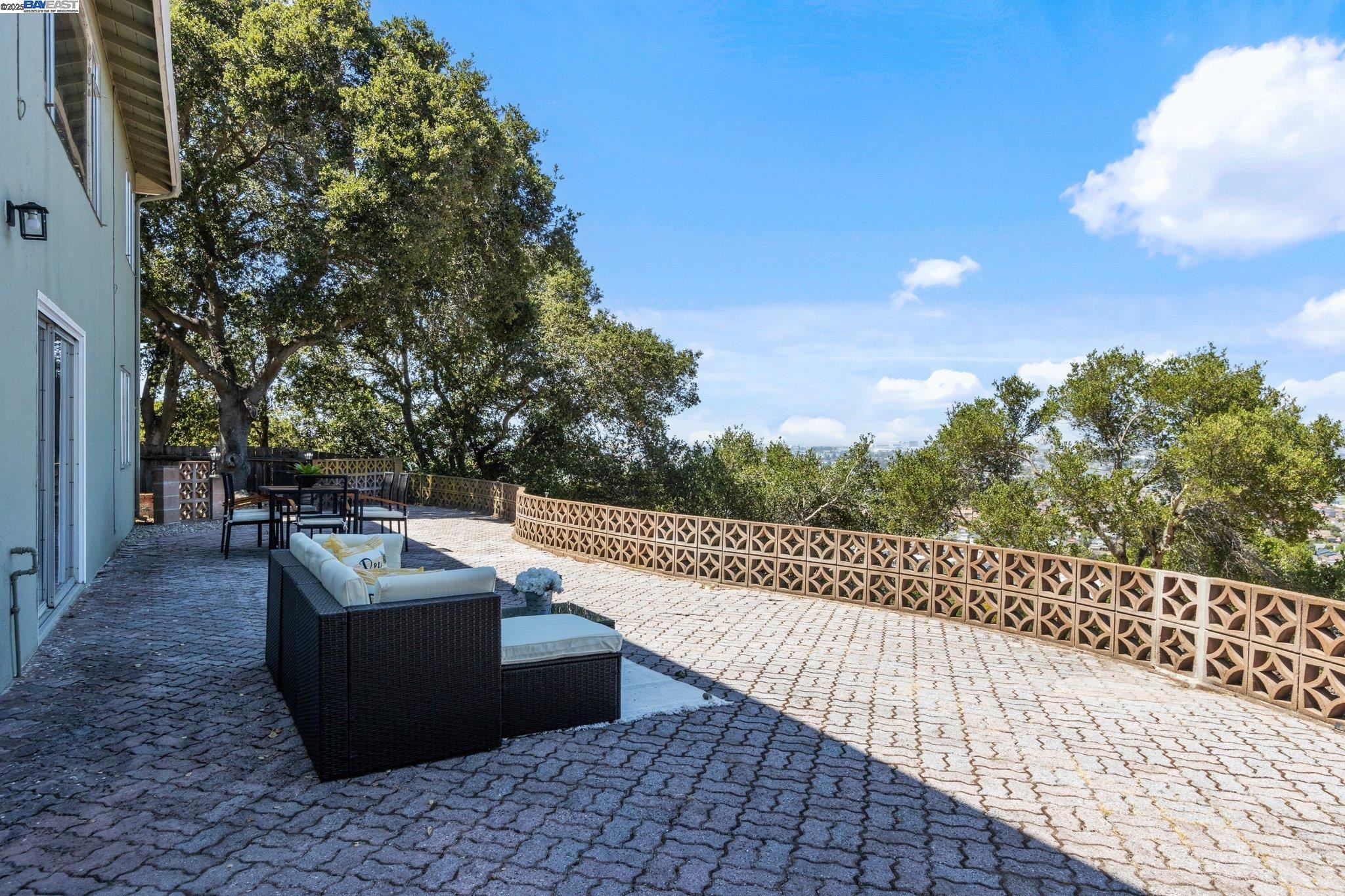 Detail Gallery Image 20 of 33 For 535 Vannier Dr, Belmont,  CA 94002 - 4 Beds | 2 Baths