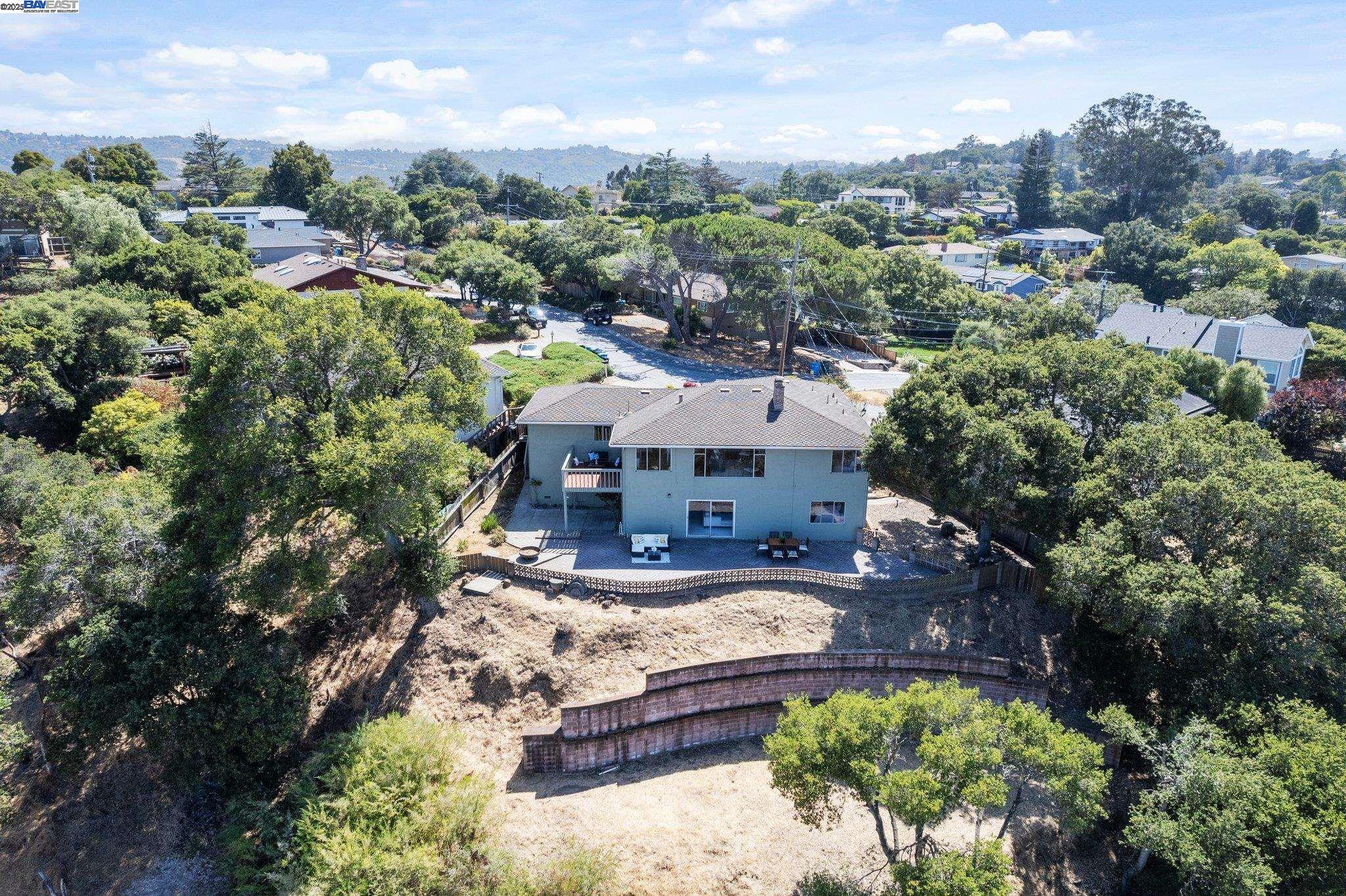 Detail Gallery Image 22 of 33 For 535 Vannier Dr, Belmont,  CA 94002 - 4 Beds | 2 Baths