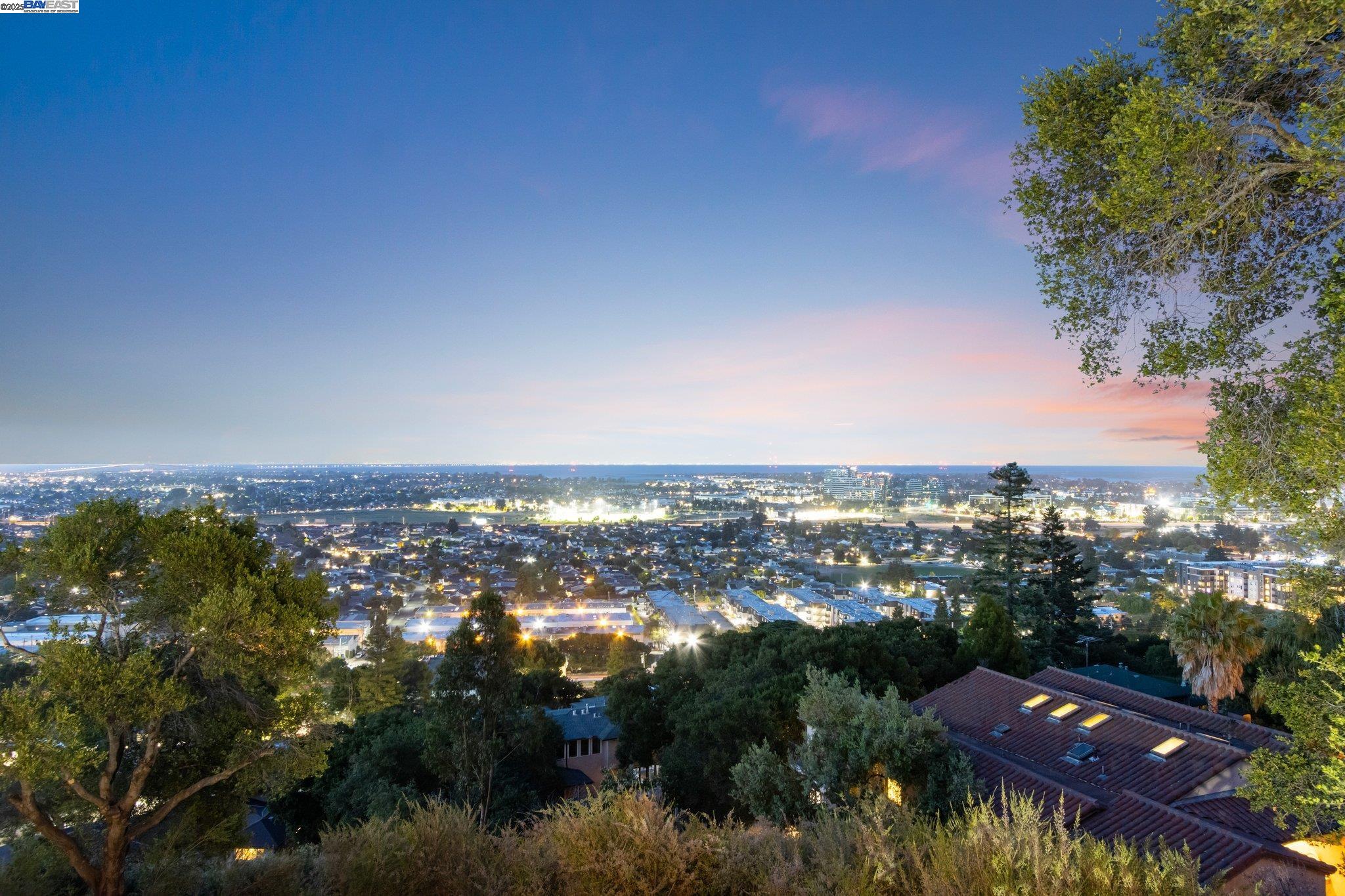 Detail Gallery Image 28 of 33 For 535 Vannier Dr, Belmont,  CA 94002 - 4 Beds | 2 Baths