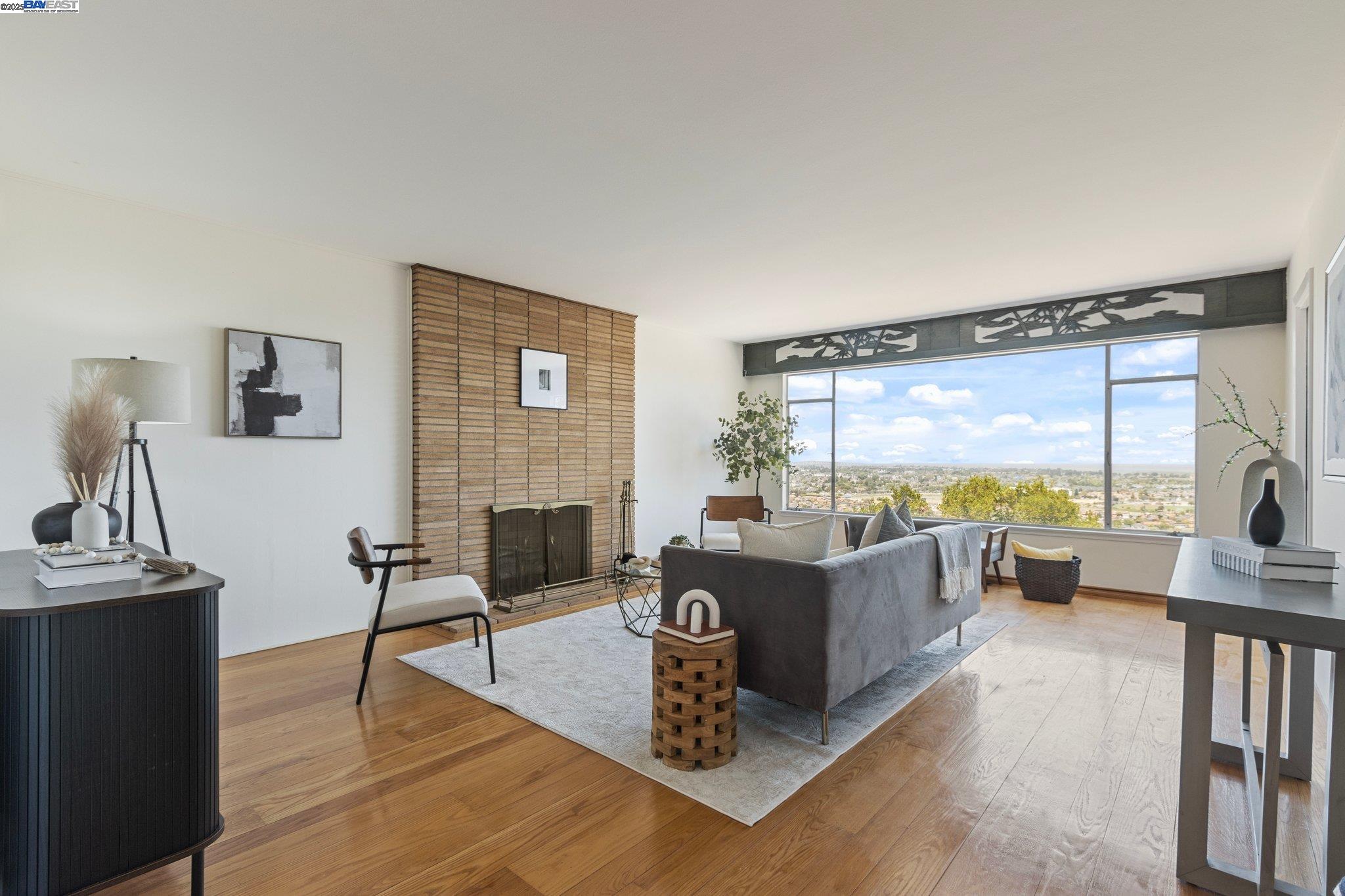Detail Gallery Image 4 of 33 For 535 Vannier Dr, Belmont,  CA 94002 - 4 Beds | 2 Baths