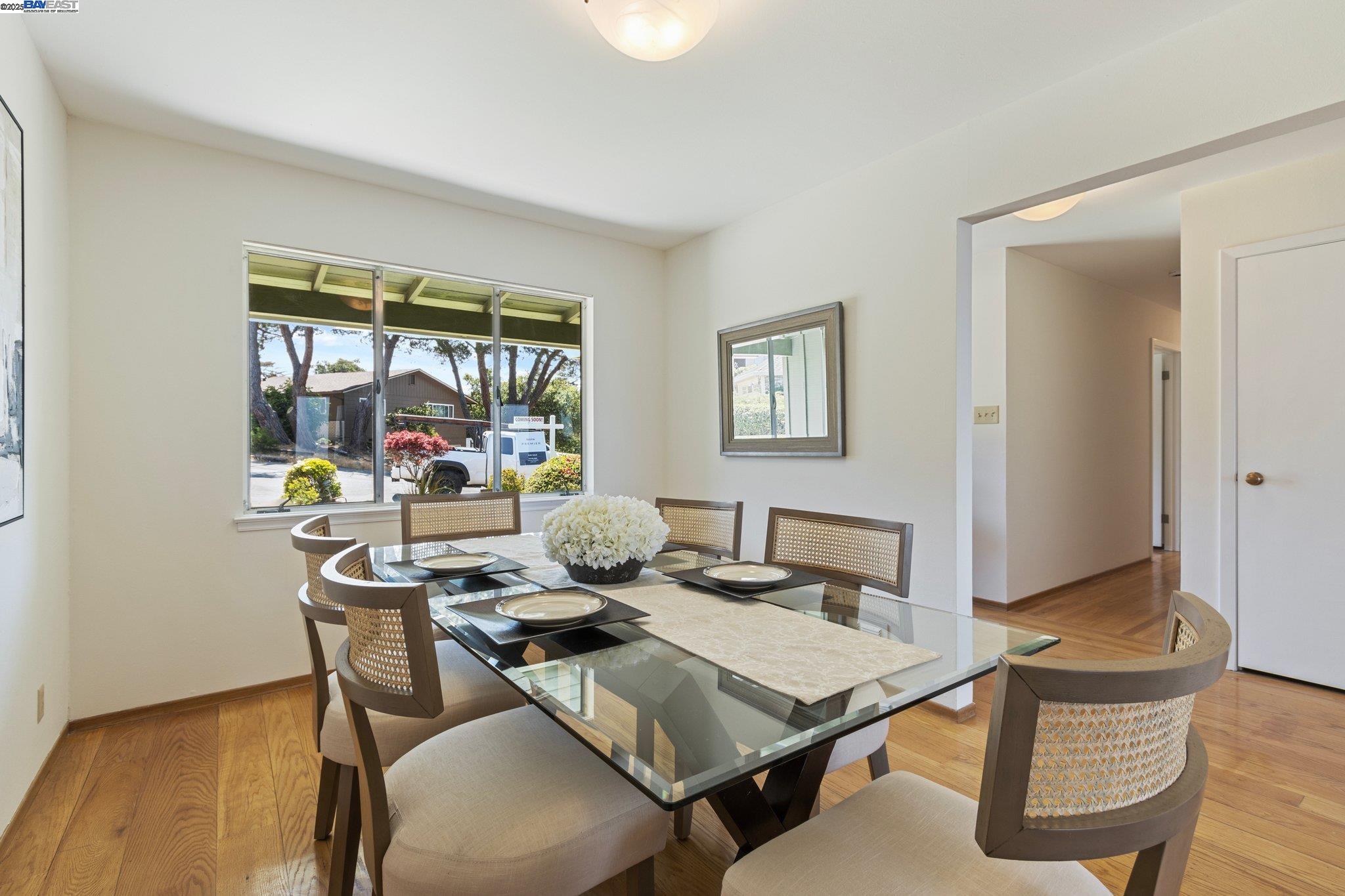 Detail Gallery Image 8 of 33 For 535 Vannier Dr, Belmont,  CA 94002 - 4 Beds | 2 Baths