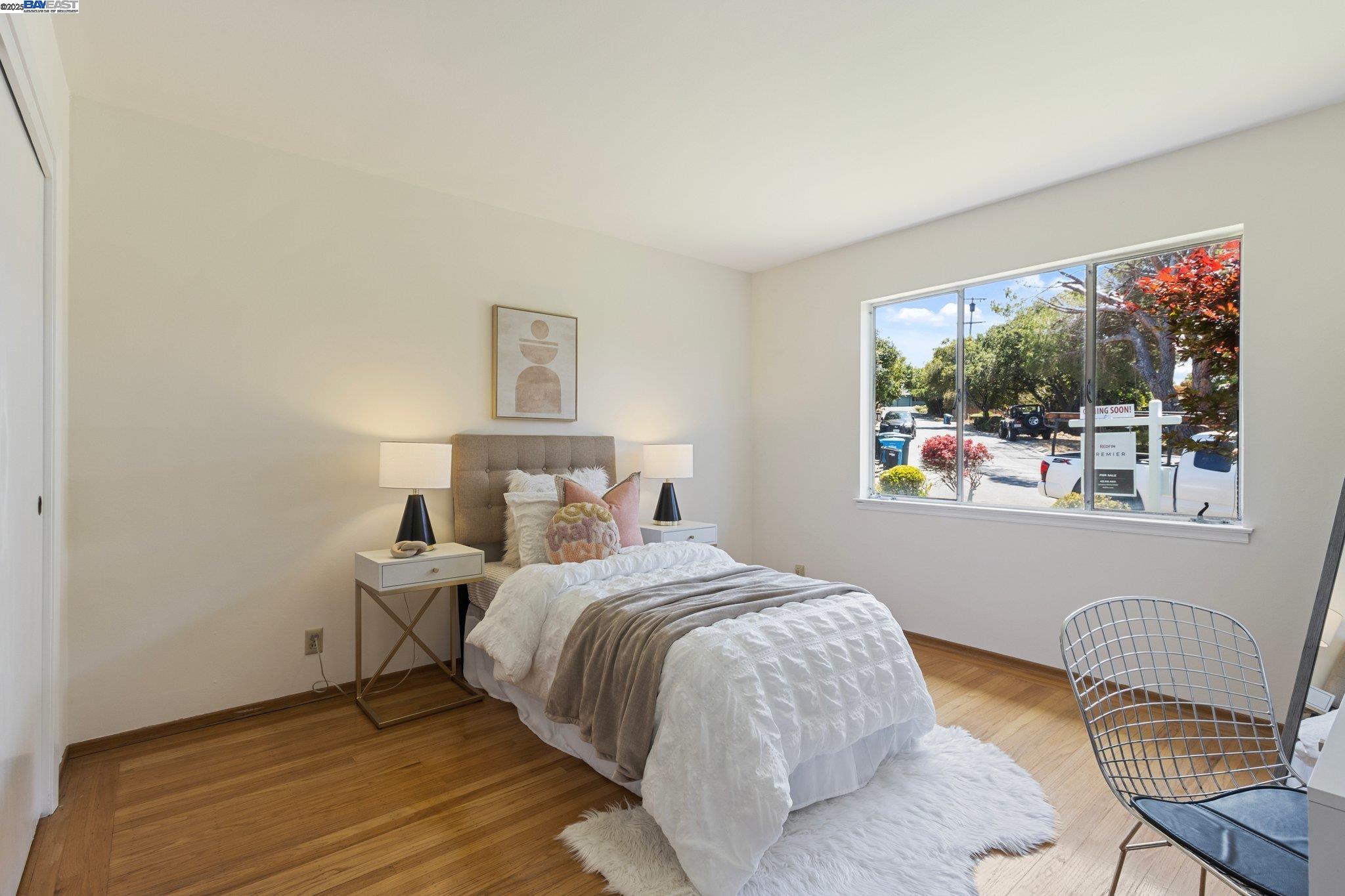 Detail Gallery Image 9 of 33 For 535 Vannier Dr, Belmont,  CA 94002 - 4 Beds | 2 Baths