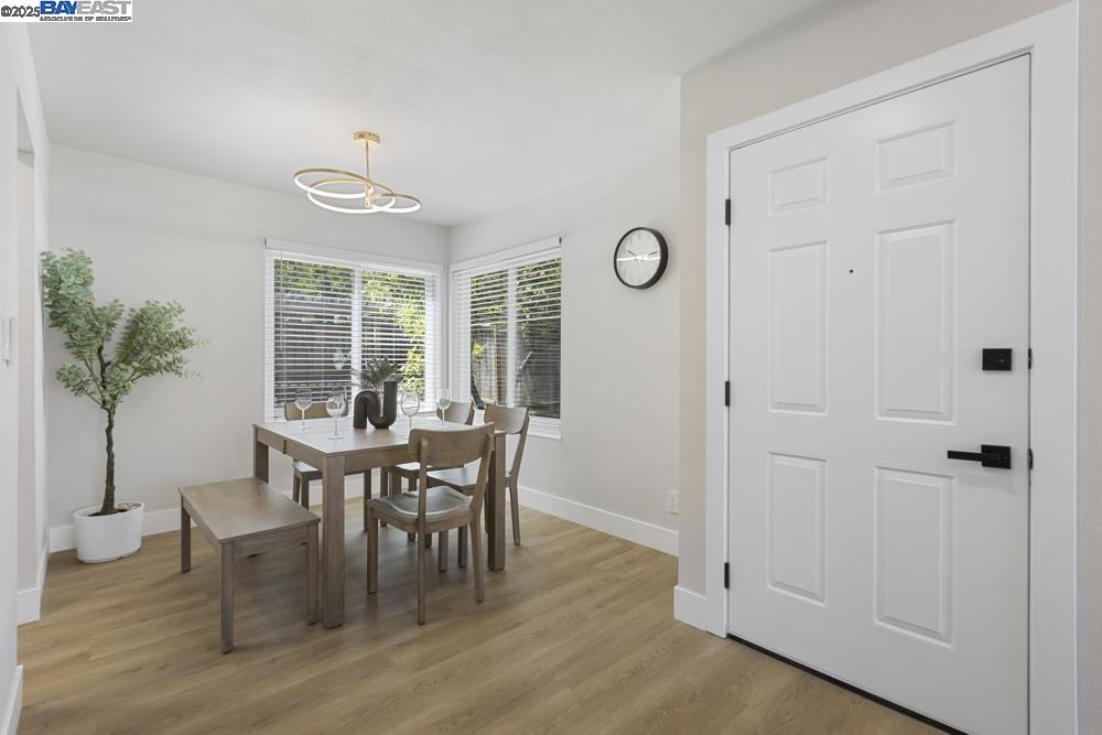 Detail Gallery Image 11 of 48 For 1656 Briarcrest Ct, San Jose,  CA 95131 - 4 Beds | 2/1 Baths