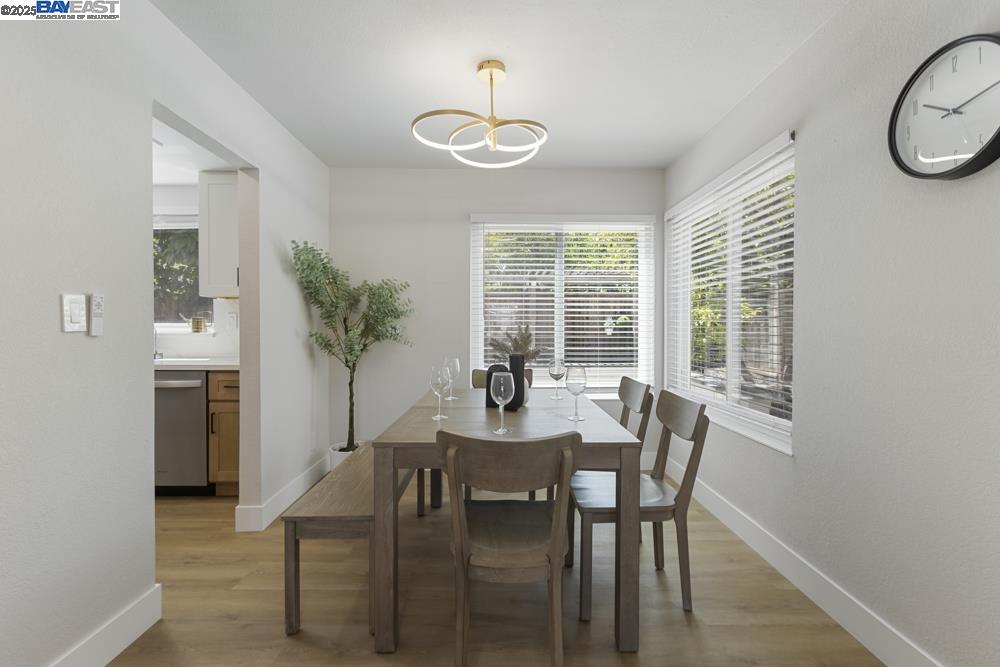 Detail Gallery Image 12 of 48 For 1656 Briarcrest Ct, San Jose,  CA 95131 - 4 Beds | 2/1 Baths