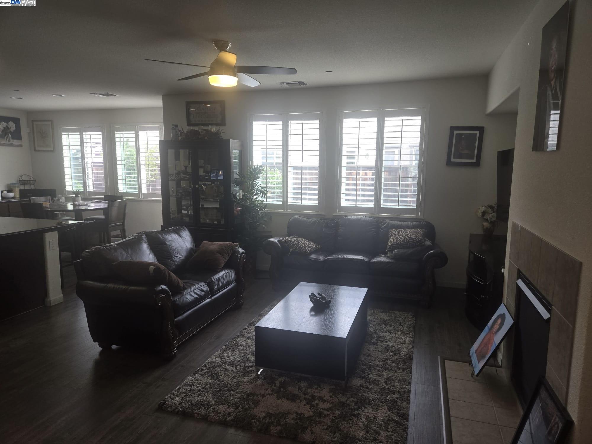 5342 Gramercy Circle, Fairfield, California 94533, 4 Bedrooms Bedrooms, 10 Rooms Rooms,3 BathroomsBathrooms,Residential Lease,For Rent,5342 Gramercy Circle,41101783