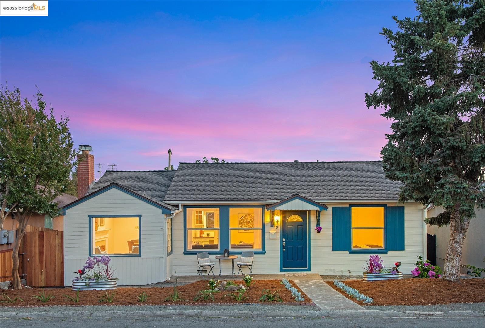 Detail Gallery Image 1 of 1 For 8 Alta Loma, Benicia,  CA 94510 - 3 Beds | 2 Baths
