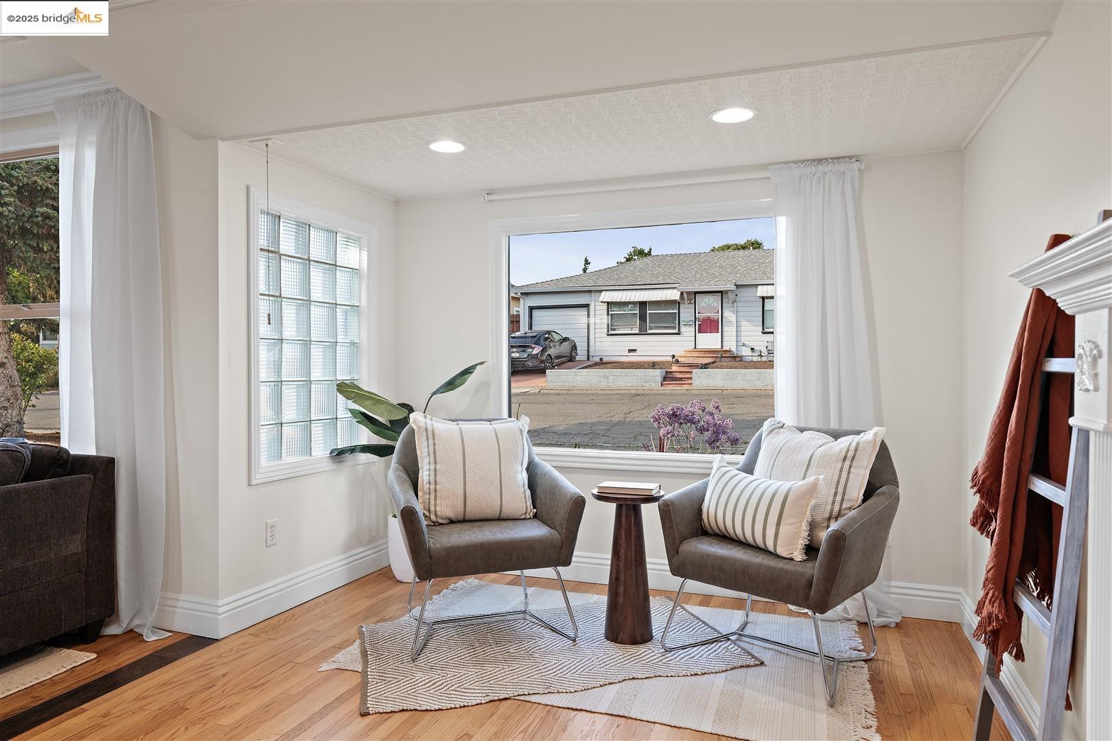 Detail Gallery Image 12 of 53 For 8 Alta Loma, Benicia,  CA 94510 - 3 Beds | 2 Baths