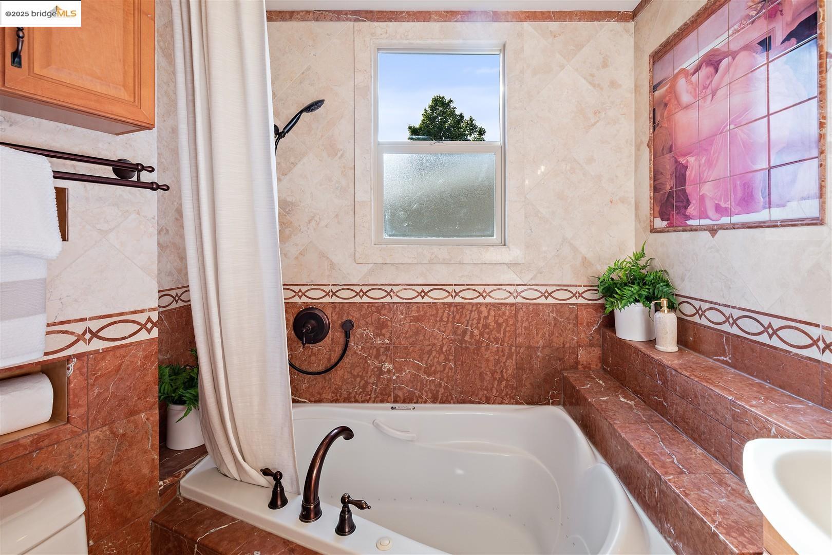 Detail Gallery Image 31 of 53 For 8 Alta Loma, Benicia,  CA 94510 - 3 Beds | 2 Baths