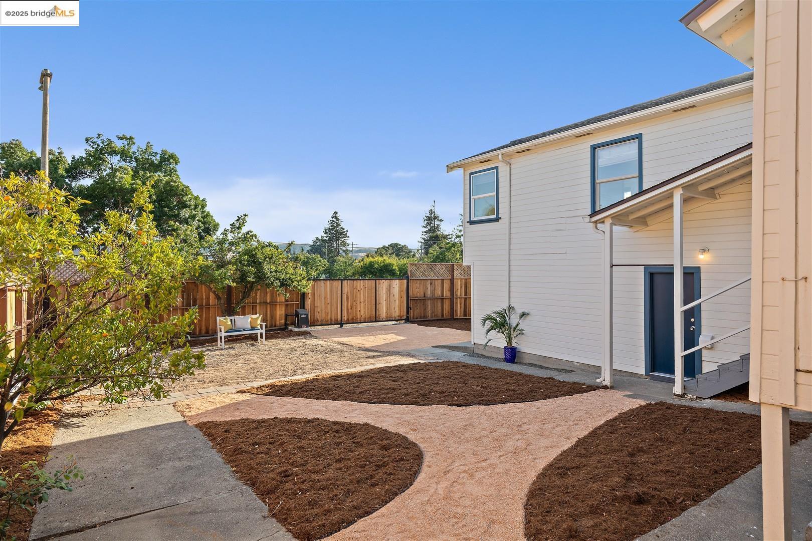 Detail Gallery Image 32 of 53 For 8 Alta Loma, Benicia,  CA 94510 - 3 Beds | 2 Baths