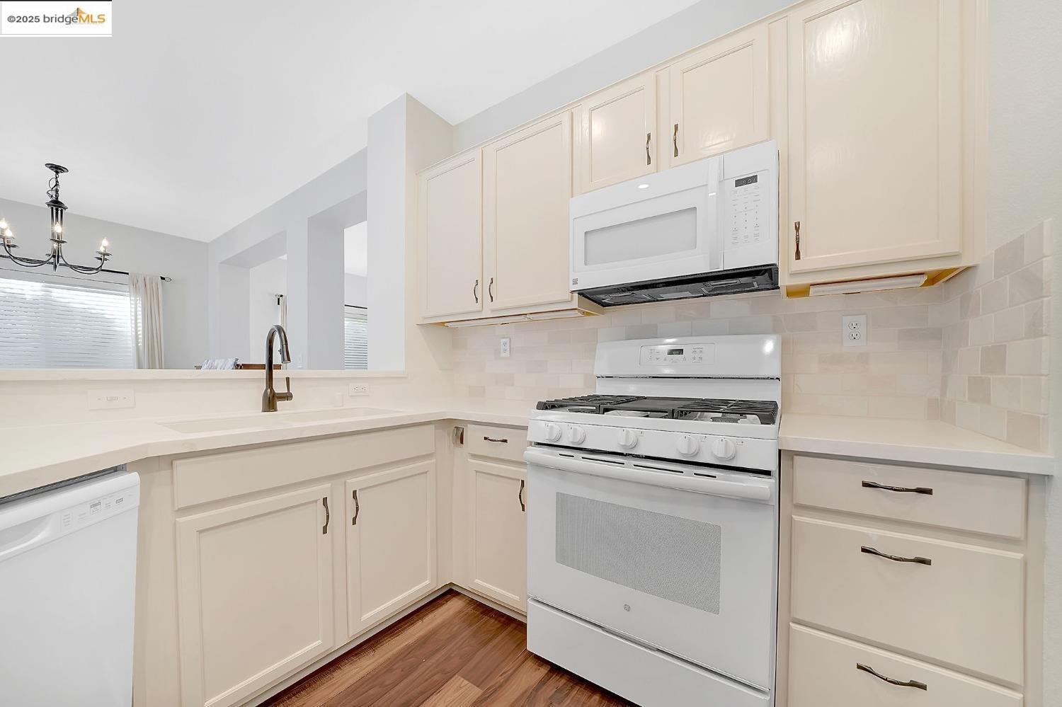 Detail Gallery Image 13 of 42 For 359 Eagle Drive, Ione,  CA 95640-4501 - 3 Beds | 2 Baths