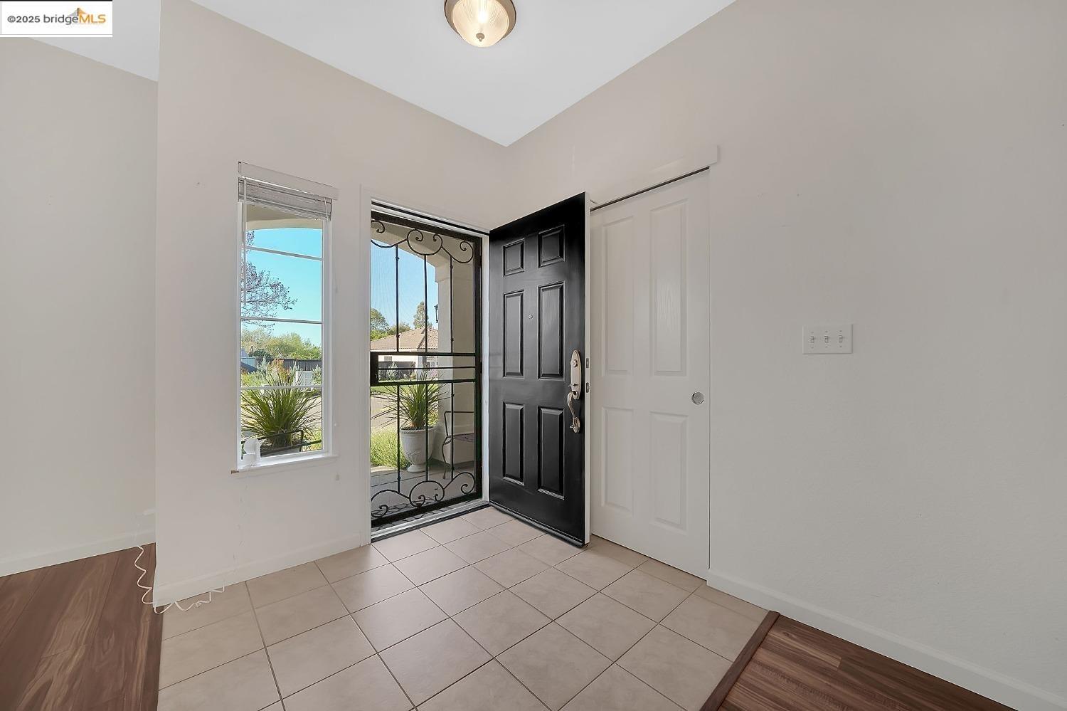 Detail Gallery Image 5 of 42 For 359 Eagle Drive, Ione,  CA 95640-4501 - 3 Beds | 2 Baths