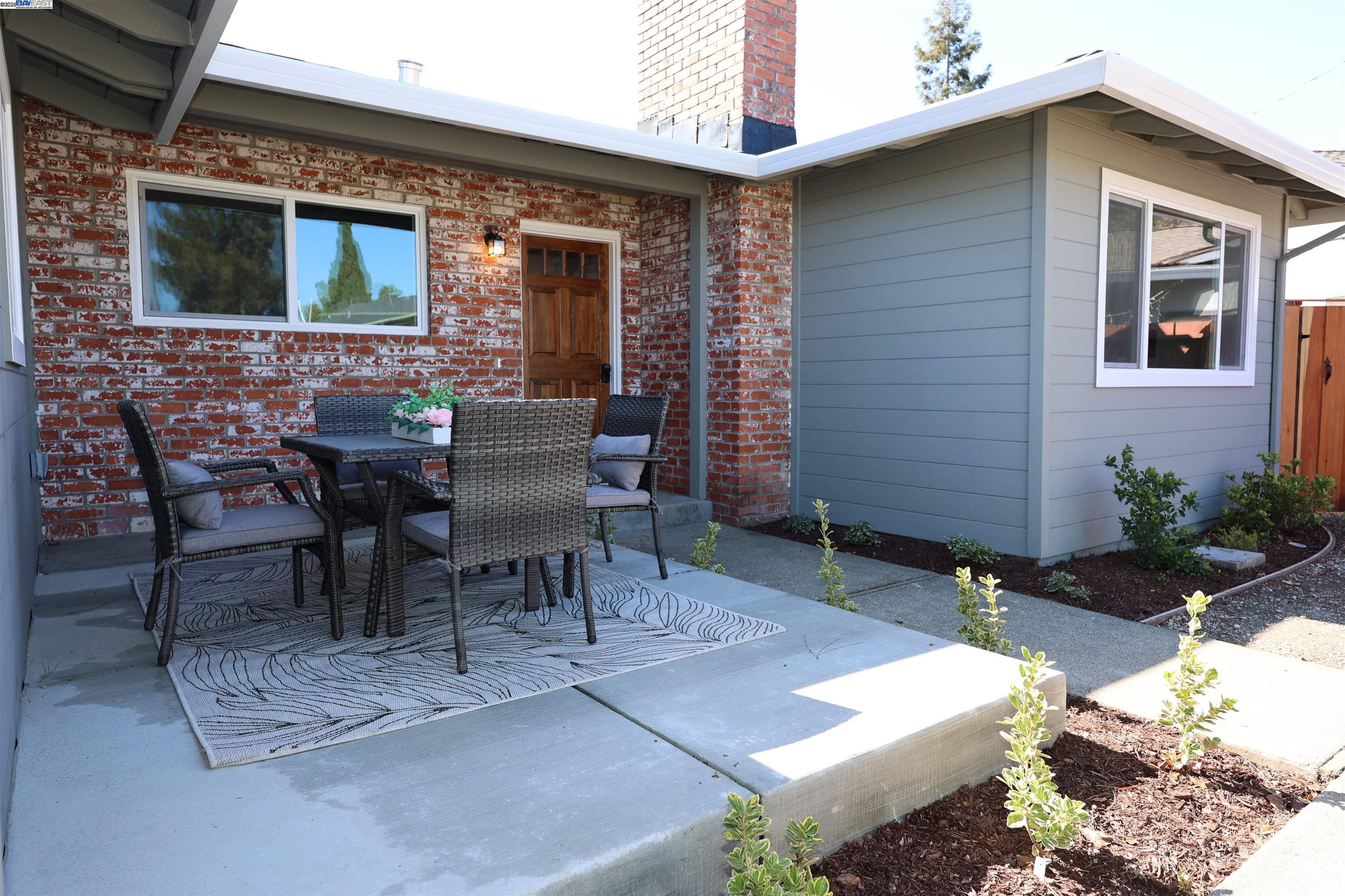 Detail Gallery Image 3 of 35 For 4668 Flamingo Park Ct, Fremont,  CA 94538 - 4 Beds | 2 Baths