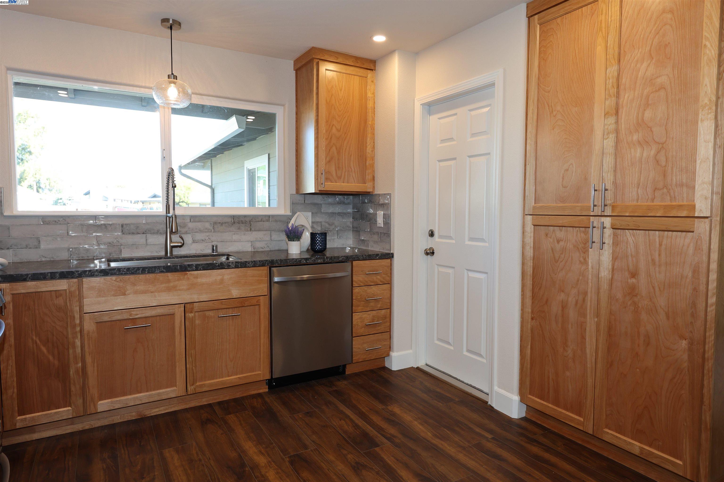 Detail Gallery Image 30 of 35 For 4668 Flamingo Park Ct, Fremont,  CA 94538 - 4 Beds | 2 Baths