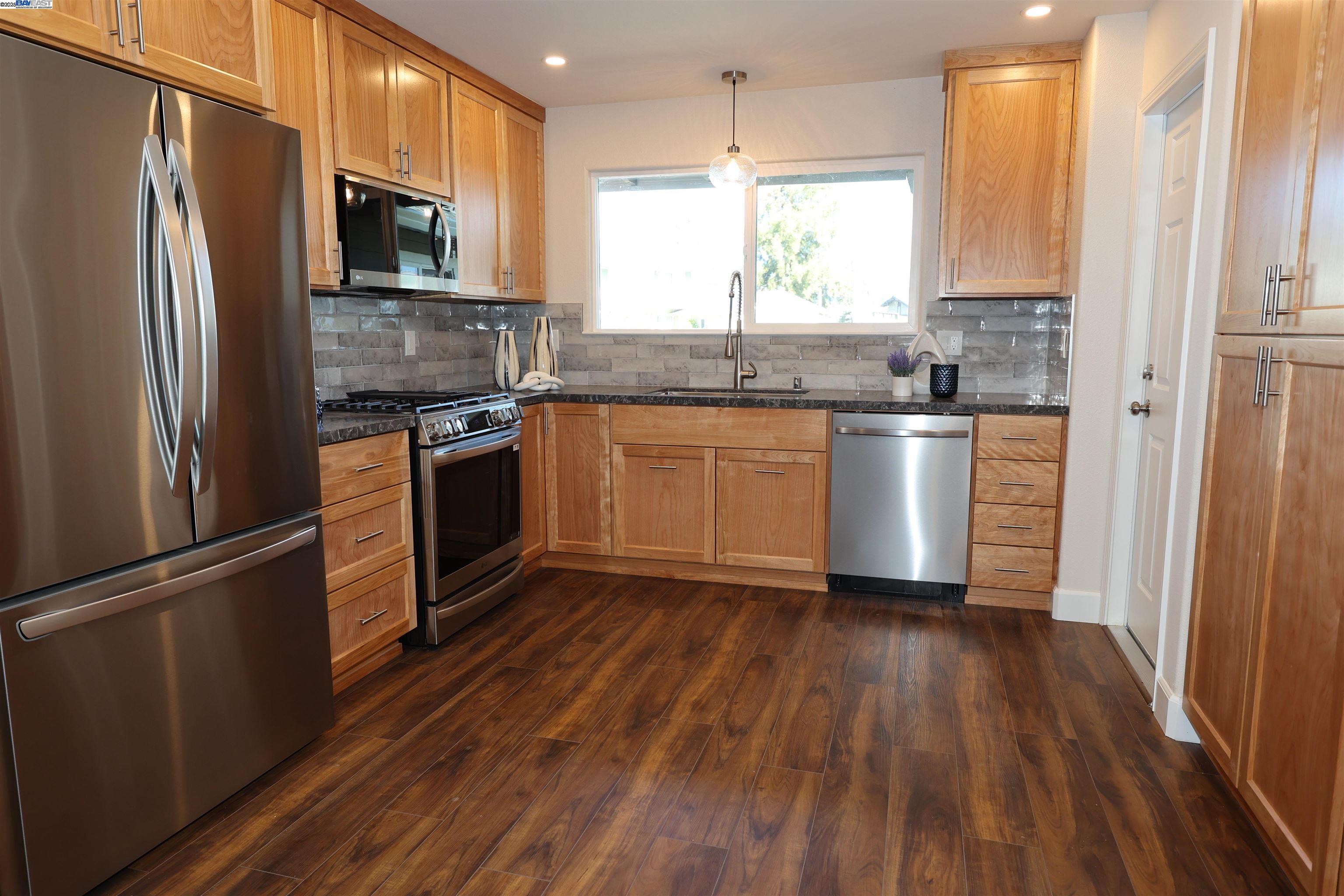 Detail Gallery Image 33 of 35 For 4668 Flamingo Park Ct, Fremont,  CA 94538 - 4 Beds | 2 Baths