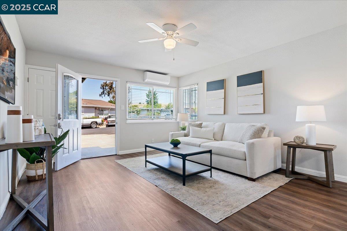 Detail Gallery Image 1 of 1 For 720 Jane Court, Martinez,  CA 94553 - 4 Beds | 1 Baths
