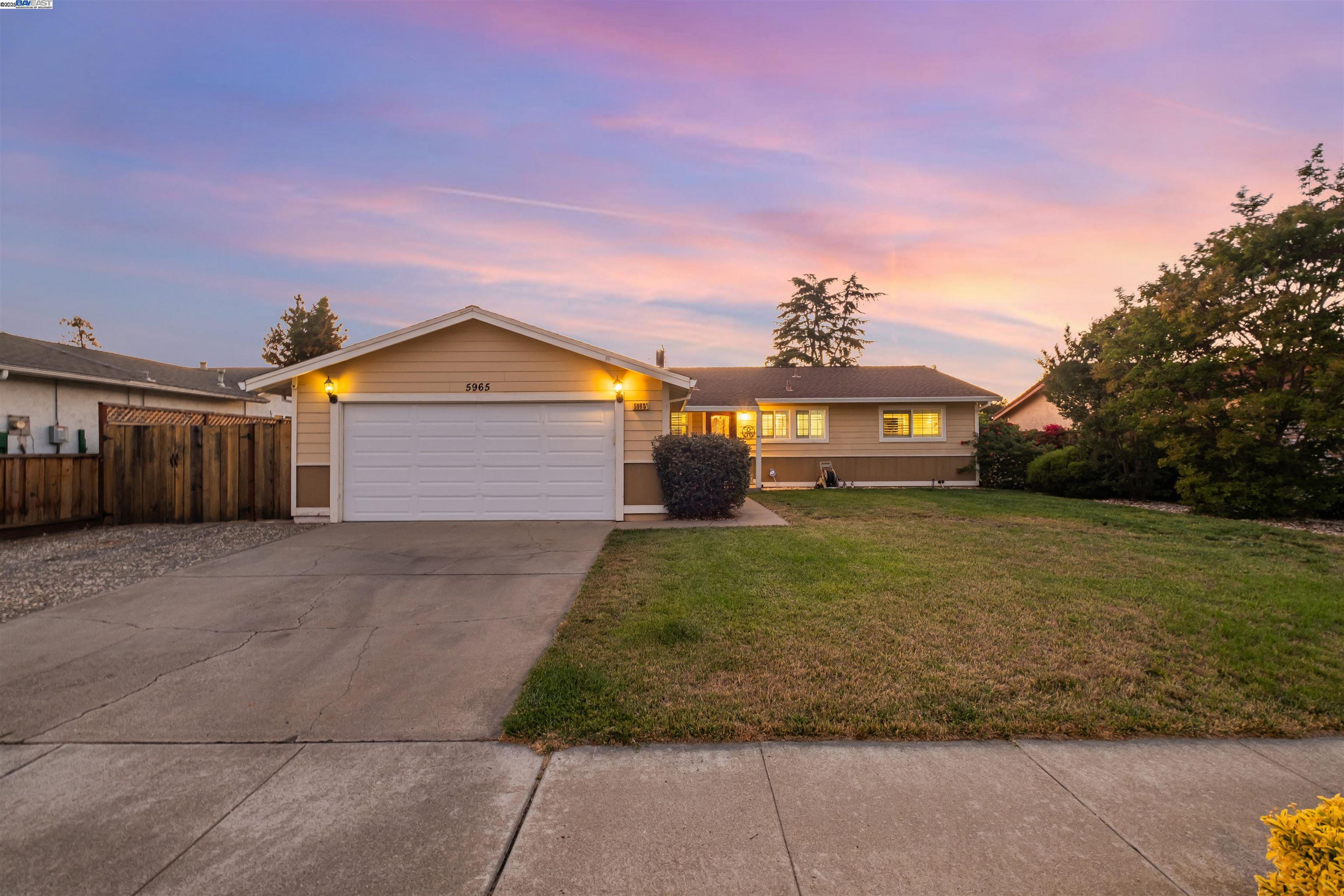 Detail Gallery Image 3 of 49 For 5965 Moores Ave, Newark,  CA 94560 - 3 Beds | 2 Baths