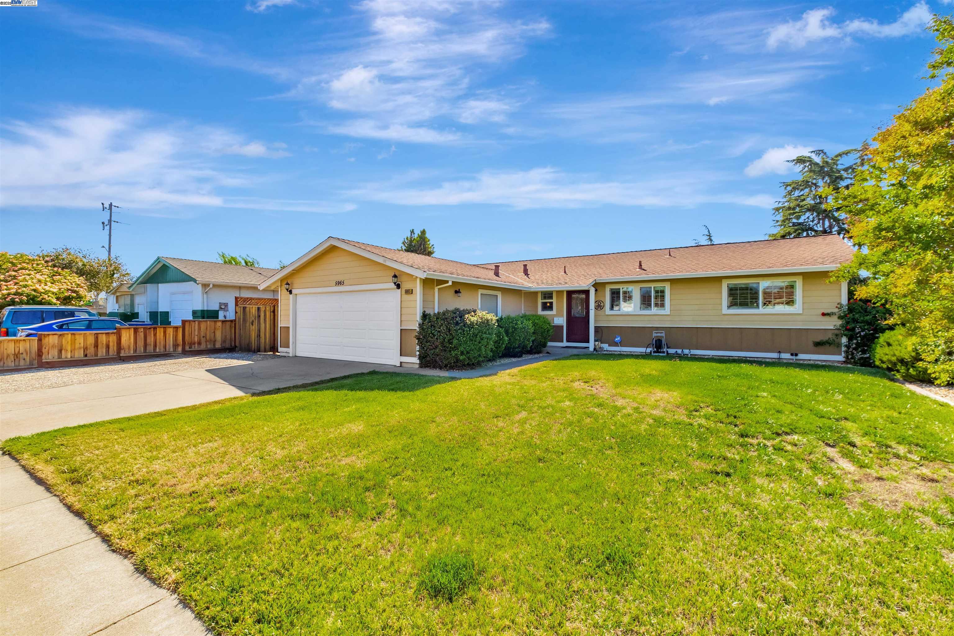 Detail Gallery Image 4 of 49 For 5965 Moores Ave, Newark,  CA 94560 - 3 Beds | 2 Baths