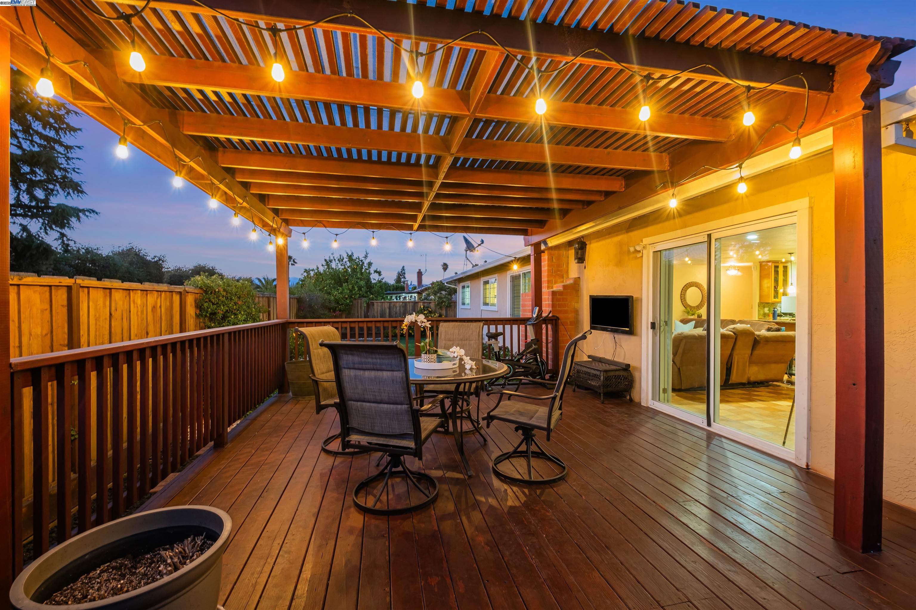 Detail Gallery Image 31 of 49 For 5965 Moores Ave, Newark,  CA 94560 - 3 Beds | 2 Baths