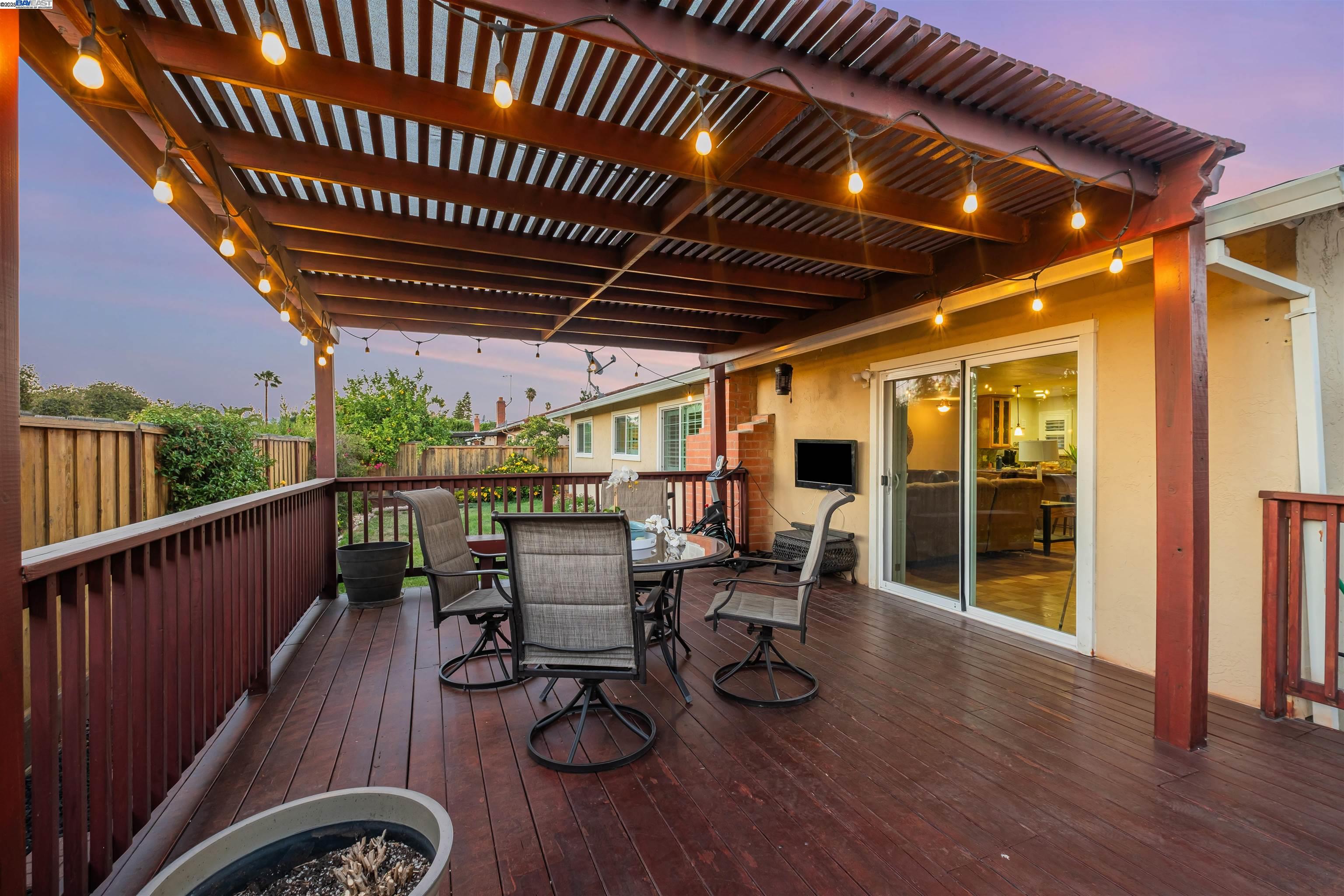 Detail Gallery Image 35 of 49 For 5965 Moores Ave, Newark,  CA 94560 - 3 Beds | 2 Baths