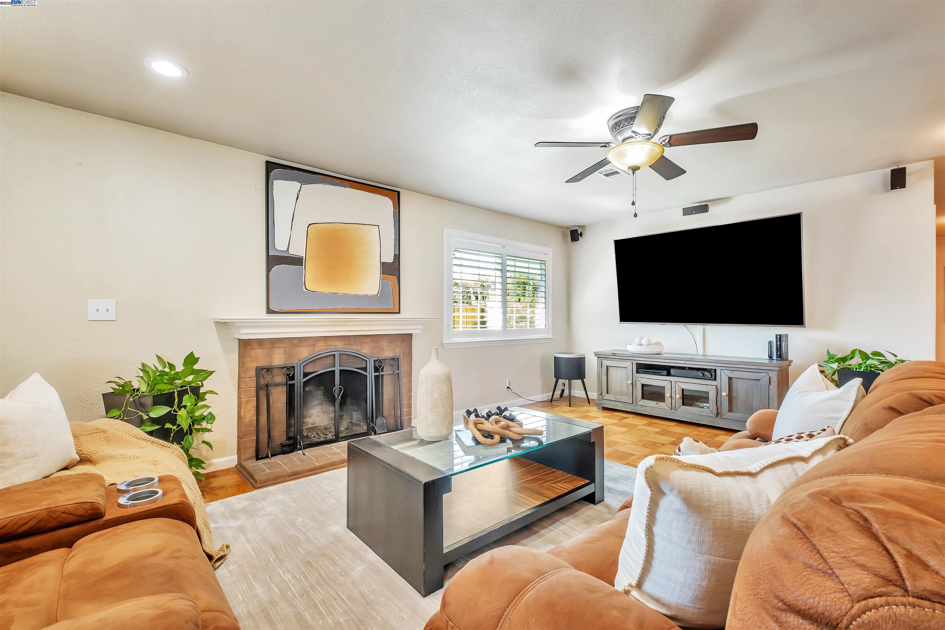 Detail Gallery Image 7 of 49 For 5965 Moores Ave, Newark,  CA 94560 - 3 Beds | 2 Baths