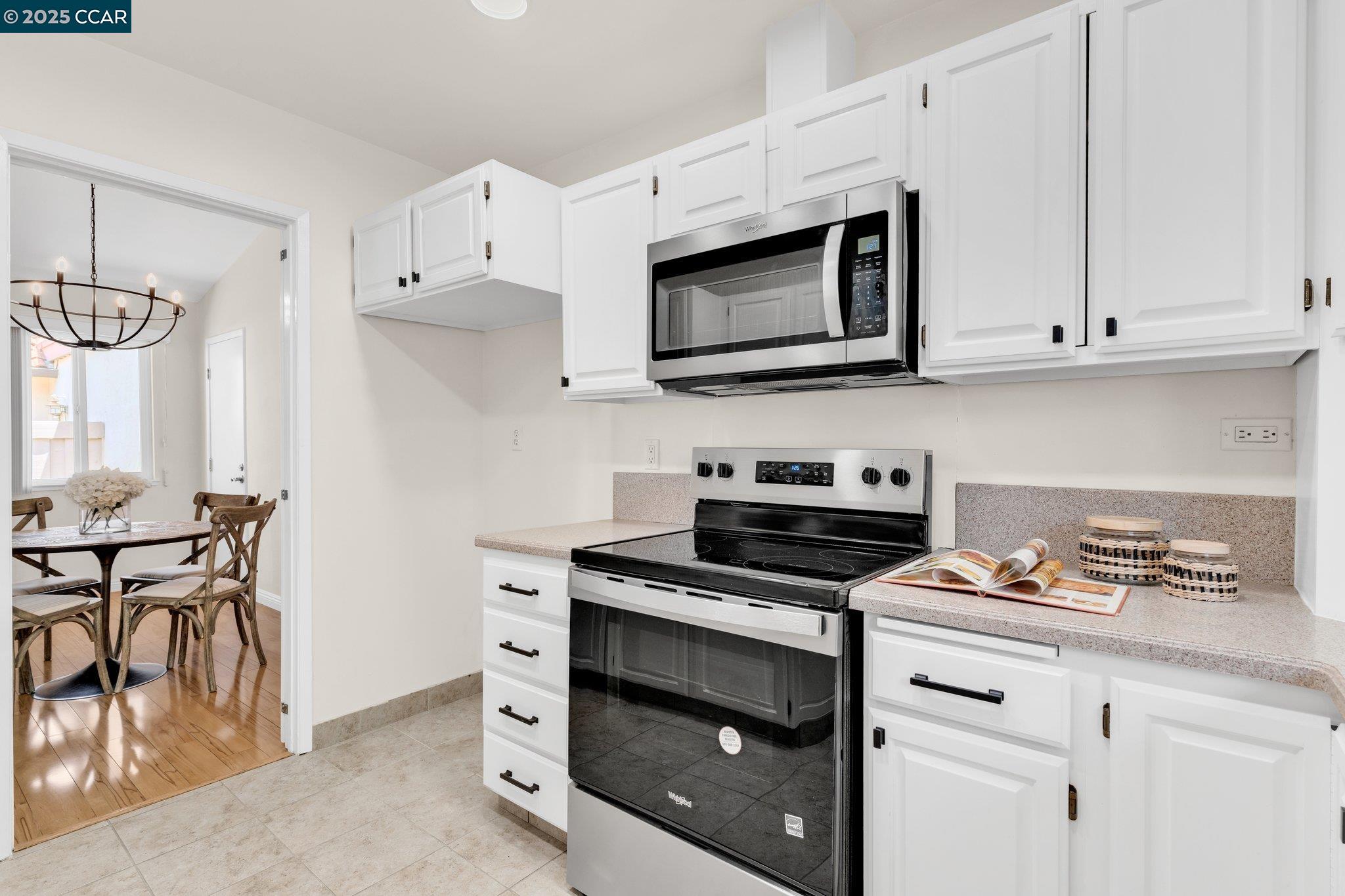 Detail Gallery Image 12 of 27 For 7 Clark Creek Circle, Clayton,  CA 94517-1627 - 3 Beds | 2 Baths