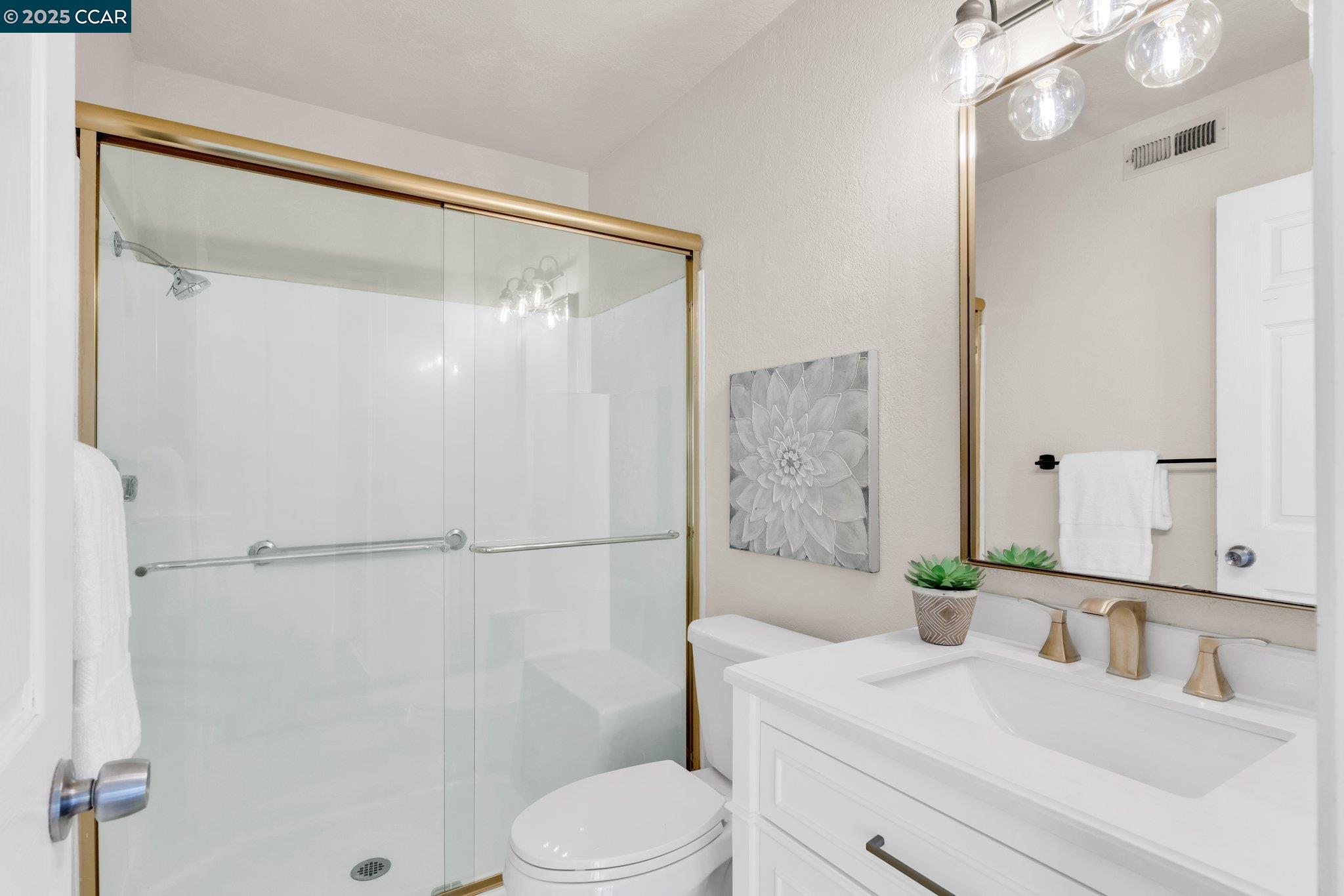Detail Gallery Image 16 of 27 For 7 Clark Creek Circle, Clayton,  CA 94517-1627 - 3 Beds | 2 Baths