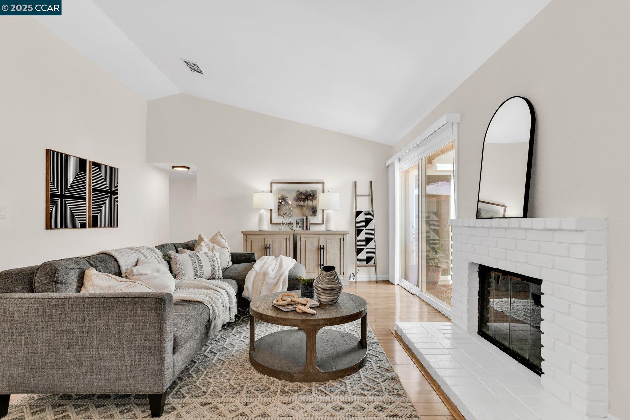 Detail Gallery Image 6 of 27 For 7 Clark Creek Circle, Clayton,  CA 94517-1627 - 3 Beds | 2 Baths