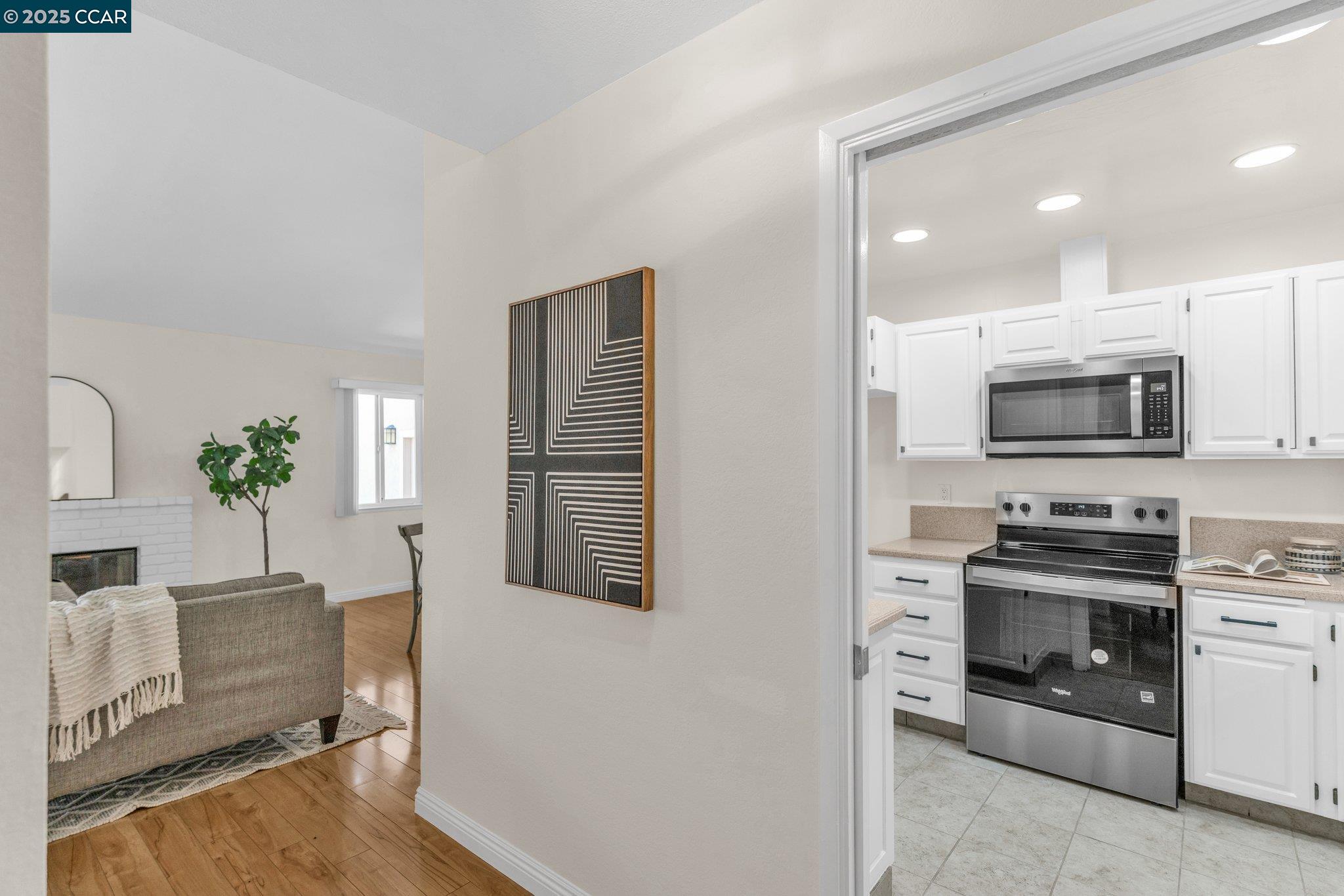 Detail Gallery Image 9 of 27 For 7 Clark Creek Circle, Clayton,  CA 94517-1627 - 3 Beds | 2 Baths