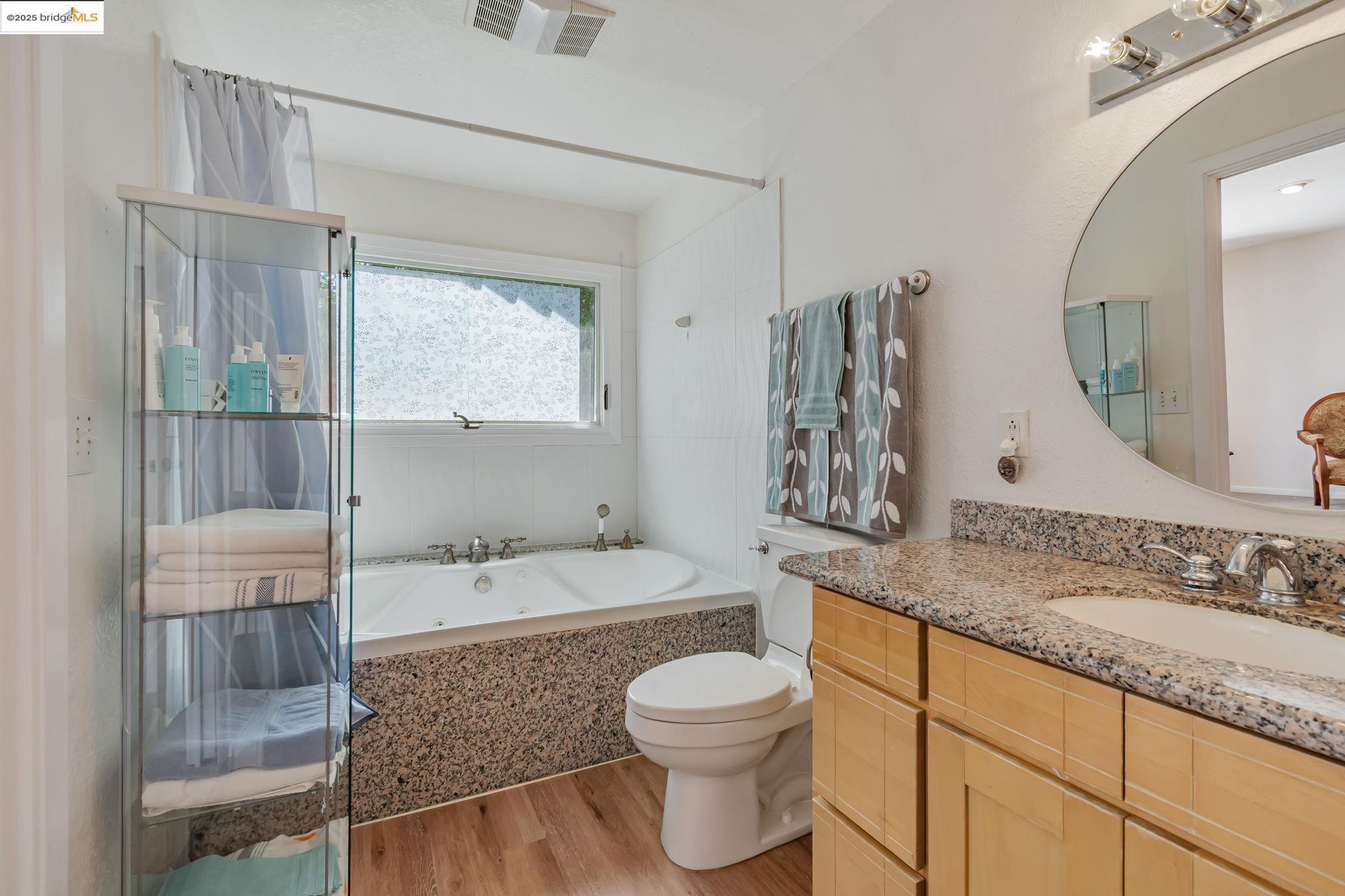 Detail Gallery Image 26 of 39 For 100 Lily Ct, Hercules,  CA 94547 - 4 Beds | 3 Baths