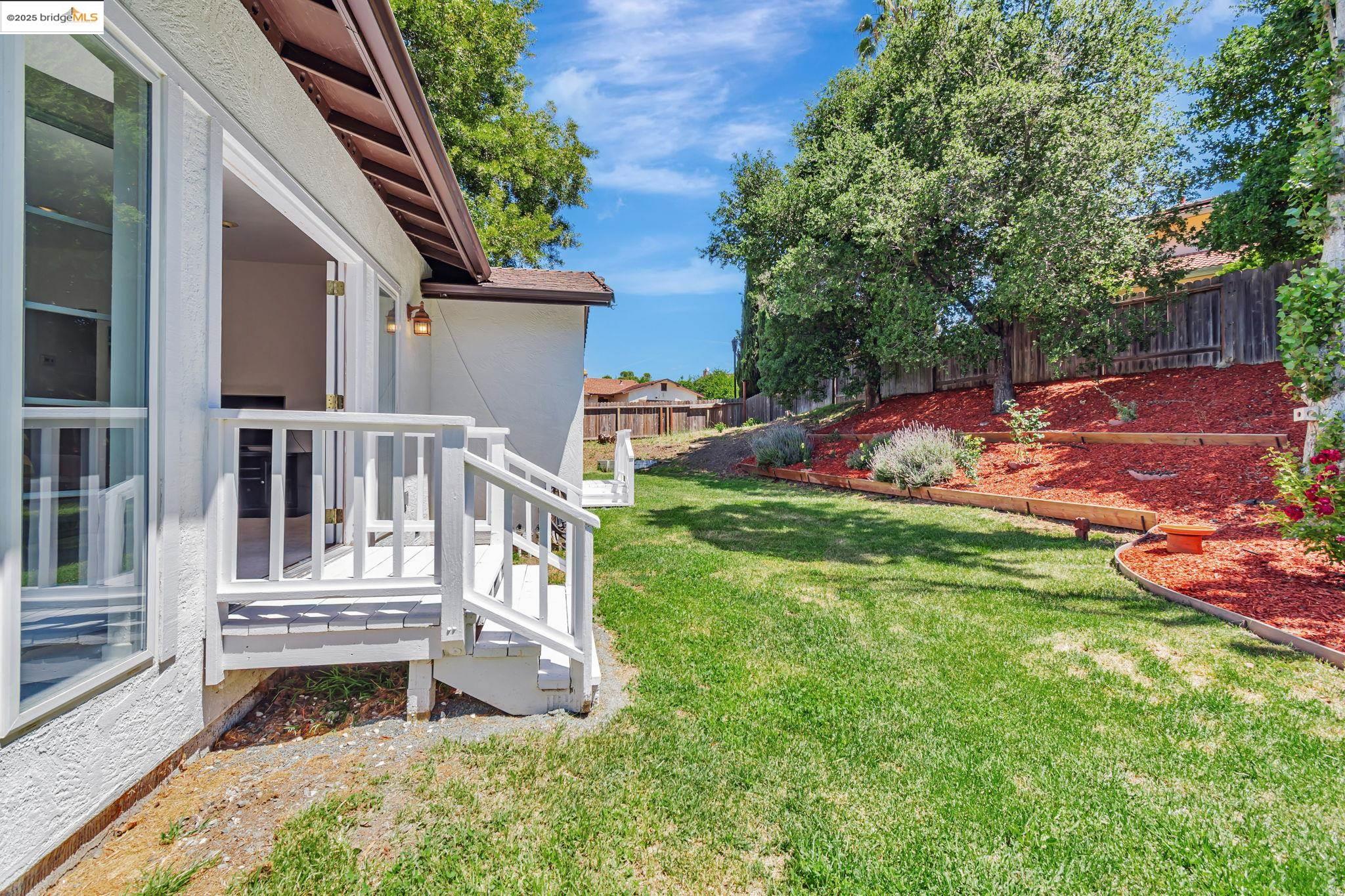 Detail Gallery Image 35 of 39 For 100 Lily Ct, Hercules,  CA 94547 - 4 Beds | 3 Baths