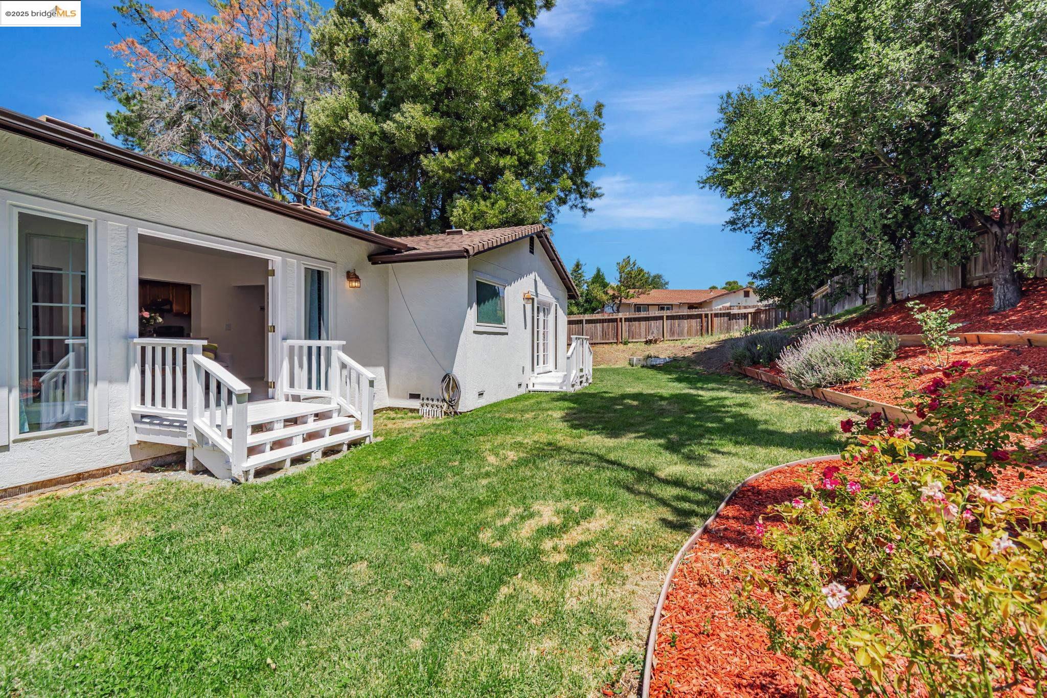 Detail Gallery Image 36 of 39 For 100 Lily Ct, Hercules,  CA 94547 - 4 Beds | 3 Baths