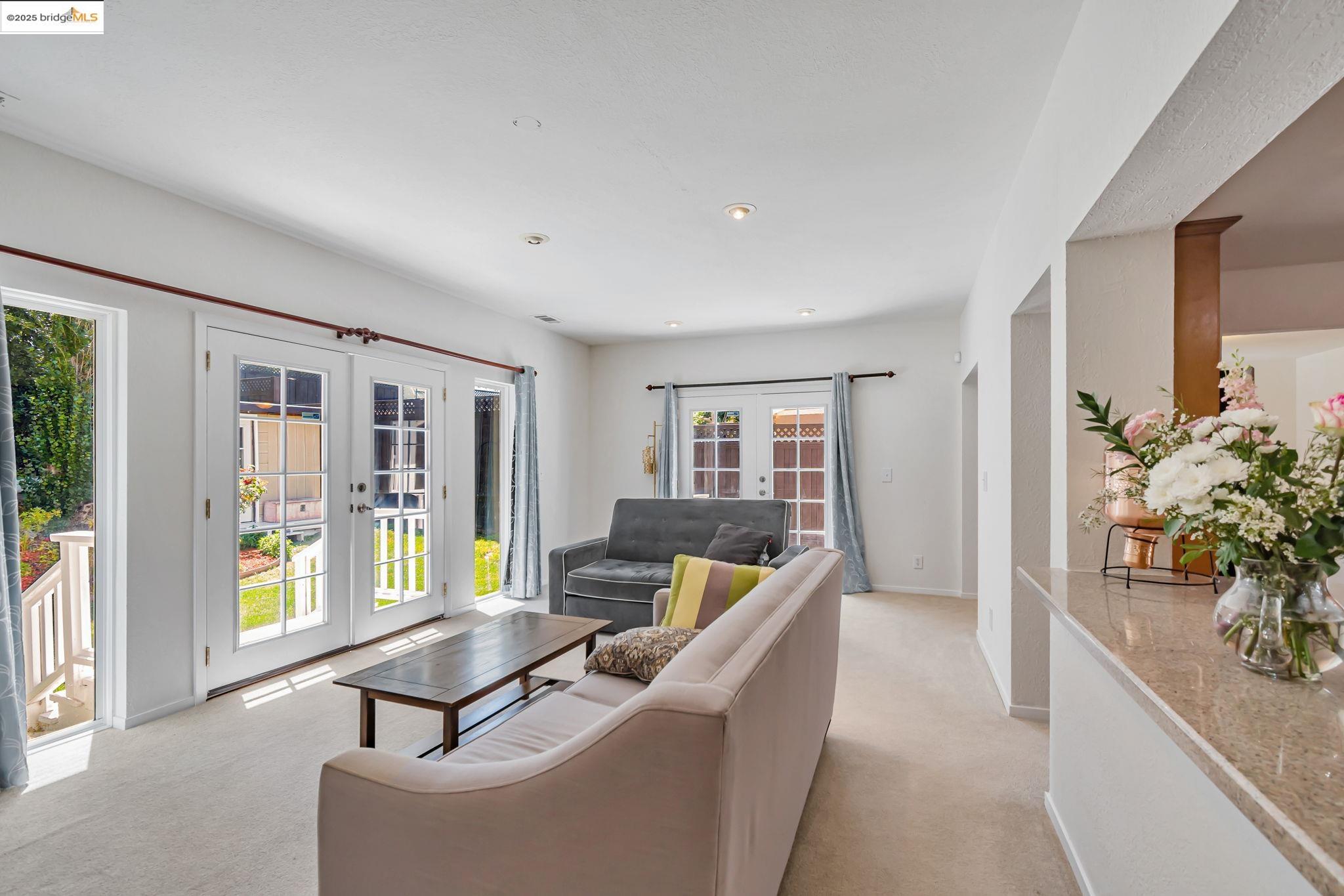 Detail Gallery Image 9 of 39 For 100 Lily Ct, Hercules,  CA 94547 - 4 Beds | 3 Baths