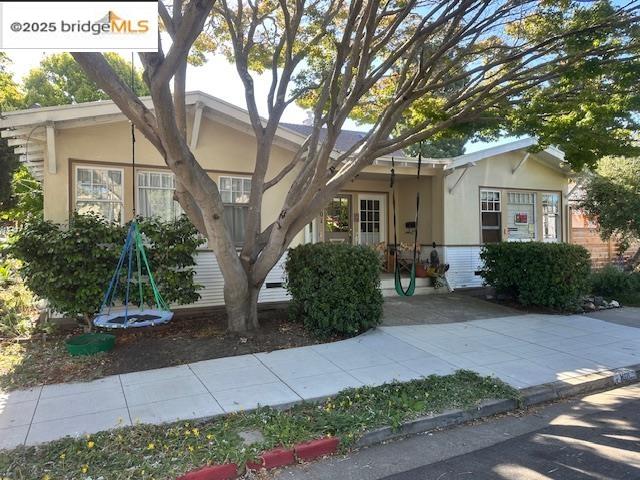 Detail Gallery Image 1 of 1 For 801 Curtis St, Albany,  CA 94706 - 2 Beds | 2 Baths