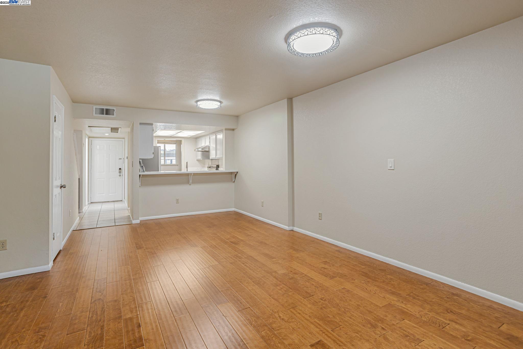 Detail Gallery Image 13 of 41 For 1080 Summerain Ct, San Jose,  CA 95122 - 2 Beds | 2/1 Baths