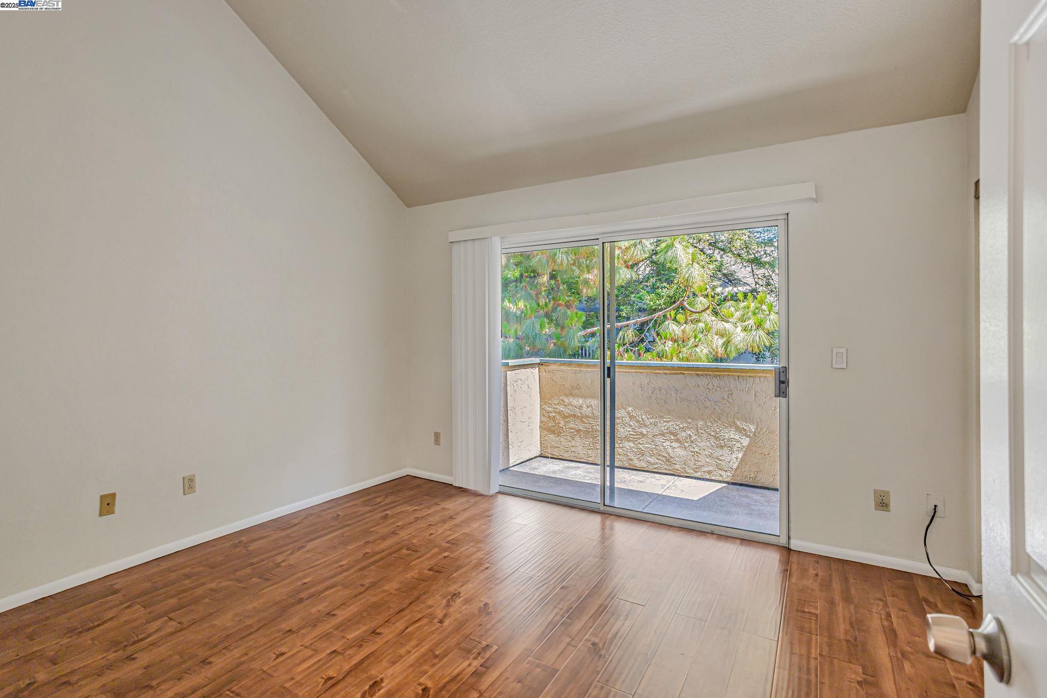 Detail Gallery Image 15 of 41 For 1080 Summerain Ct, San Jose,  CA 95122 - 2 Beds | 2/1 Baths