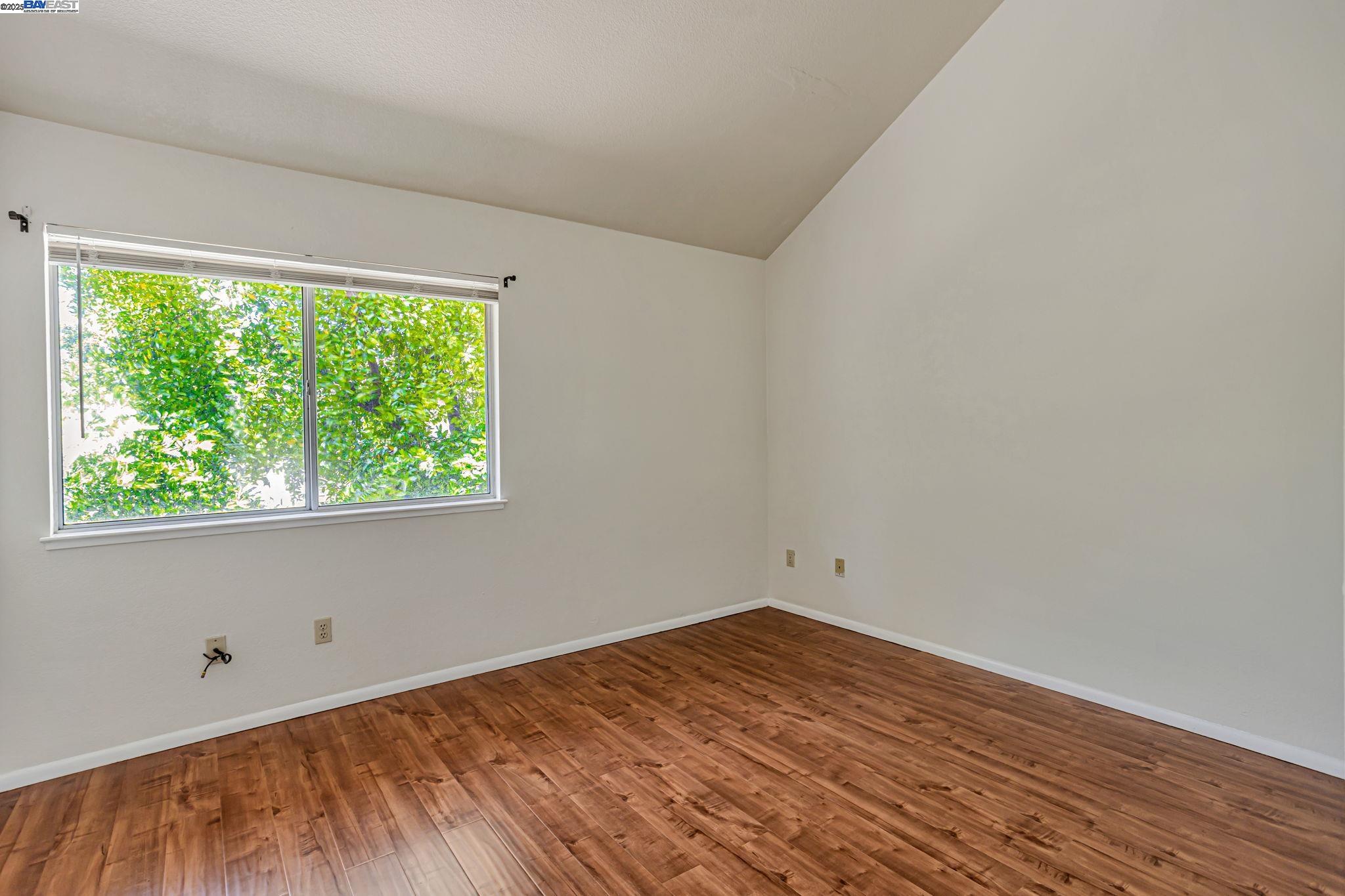 Detail Gallery Image 18 of 41 For 1080 Summerain Ct, San Jose,  CA 95122 - 2 Beds | 2/1 Baths