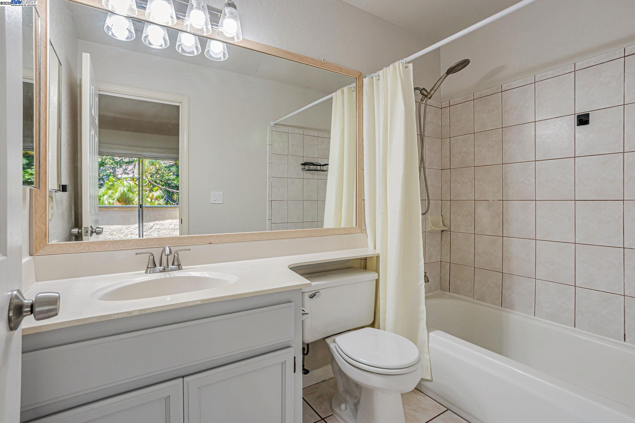 Detail Gallery Image 21 of 41 For 1080 Summerain Ct, San Jose,  CA 95122 - 2 Beds | 2/1 Baths