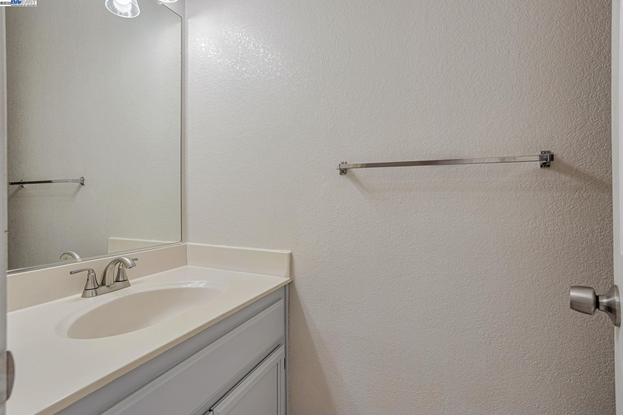 Detail Gallery Image 25 of 41 For 1080 Summerain Ct, San Jose,  CA 95122 - 2 Beds | 2/1 Baths