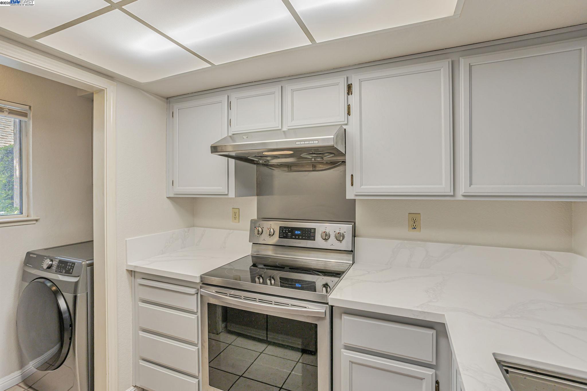 Detail Gallery Image 4 of 41 For 1080 Summerain Ct, San Jose,  CA 95122 - 2 Beds | 2/1 Baths