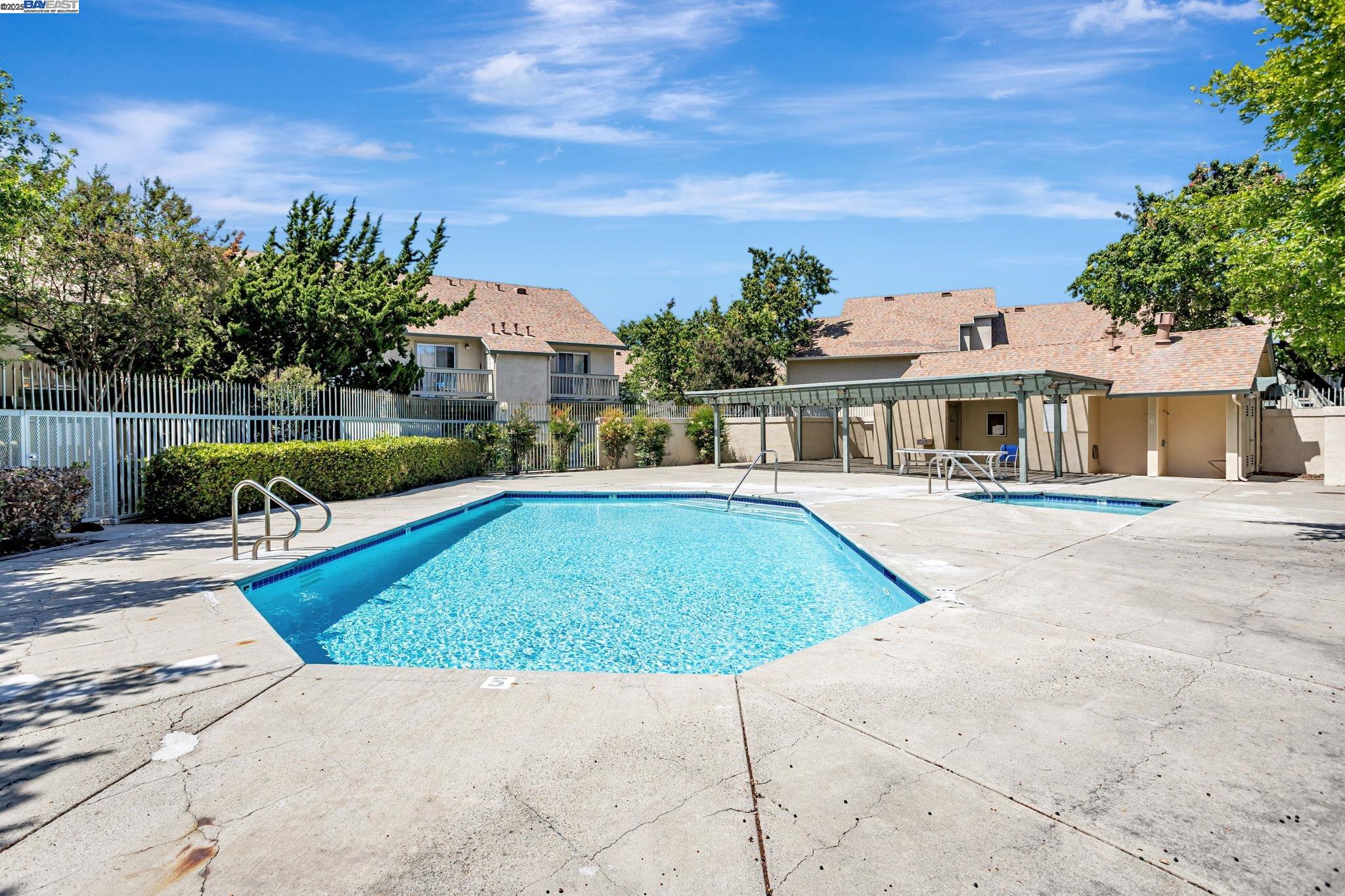 Detail Gallery Image 32 of 41 For 1080 Summerain Ct, San Jose,  CA 95122 - 2 Beds | 2/1 Baths