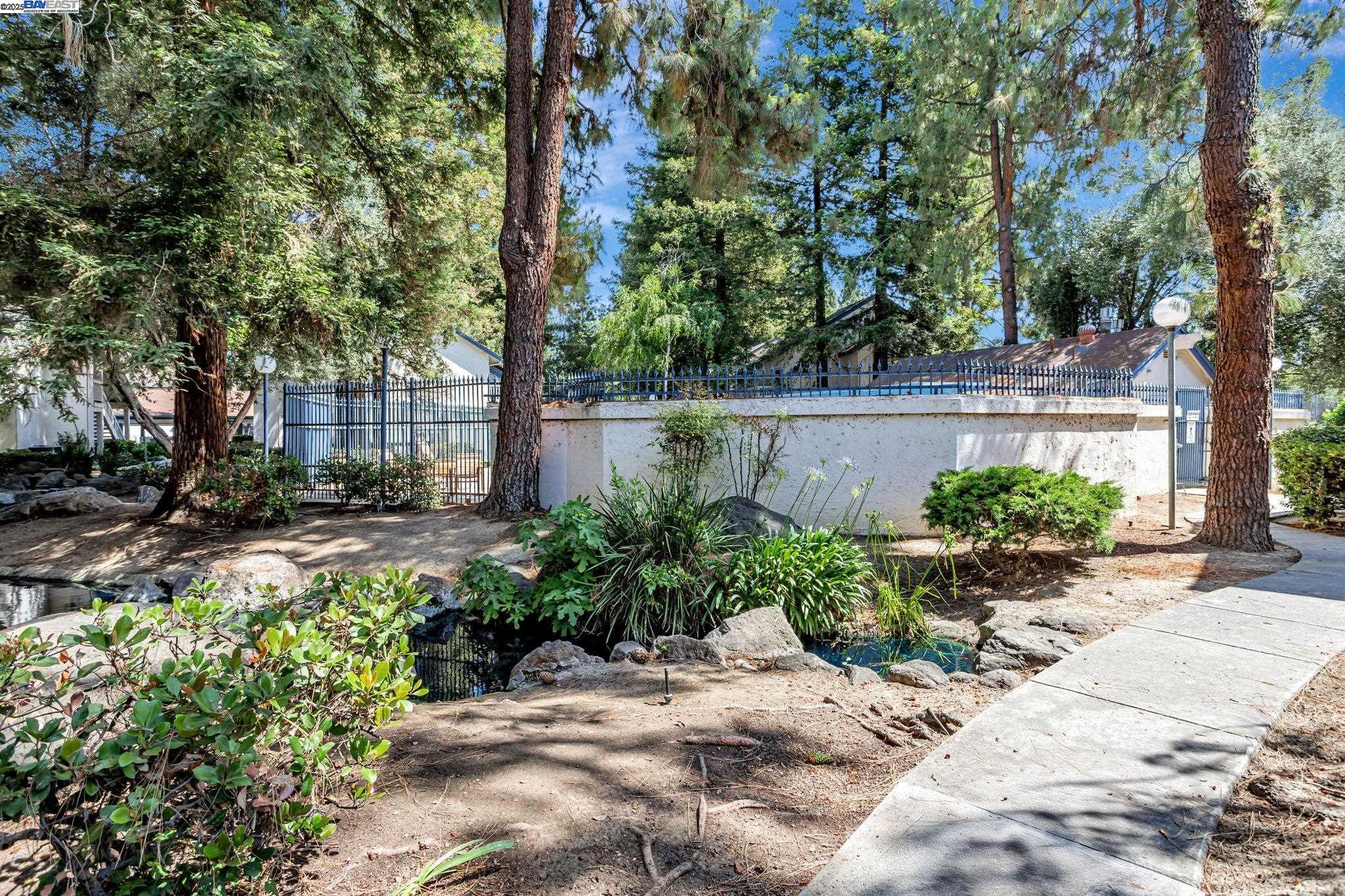 Detail Gallery Image 39 of 41 For 1080 Summerain Ct, San Jose,  CA 95122 - 2 Beds | 2/1 Baths