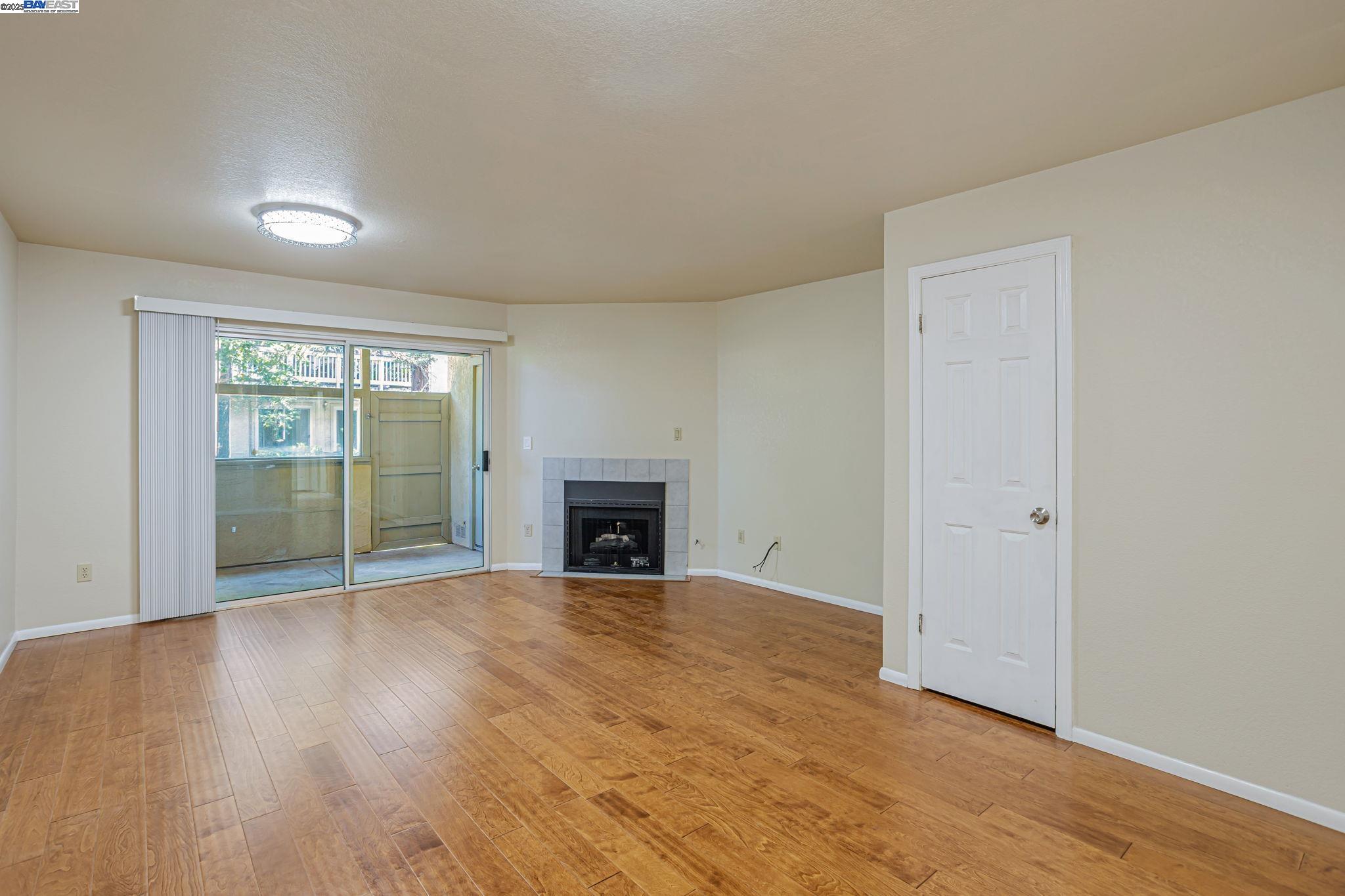 Detail Gallery Image 8 of 41 For 1080 Summerain Ct, San Jose,  CA 95122 - 2 Beds | 2/1 Baths