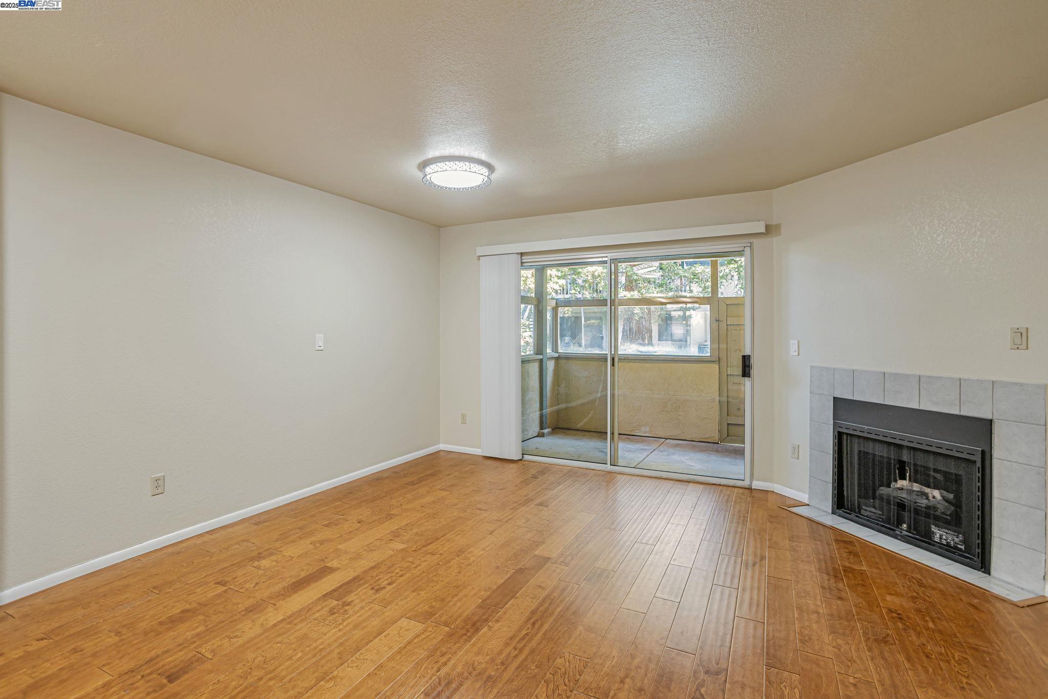 Detail Gallery Image 9 of 41 For 1080 Summerain Ct, San Jose,  CA 95122 - 2 Beds | 2/1 Baths