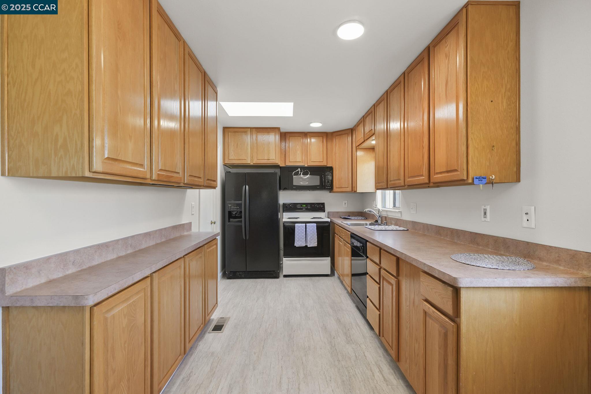Detail Gallery Image 14 of 34 For 3644 Walnut Ave, Concord,  CA 94519 - 3 Beds | 1 Baths
